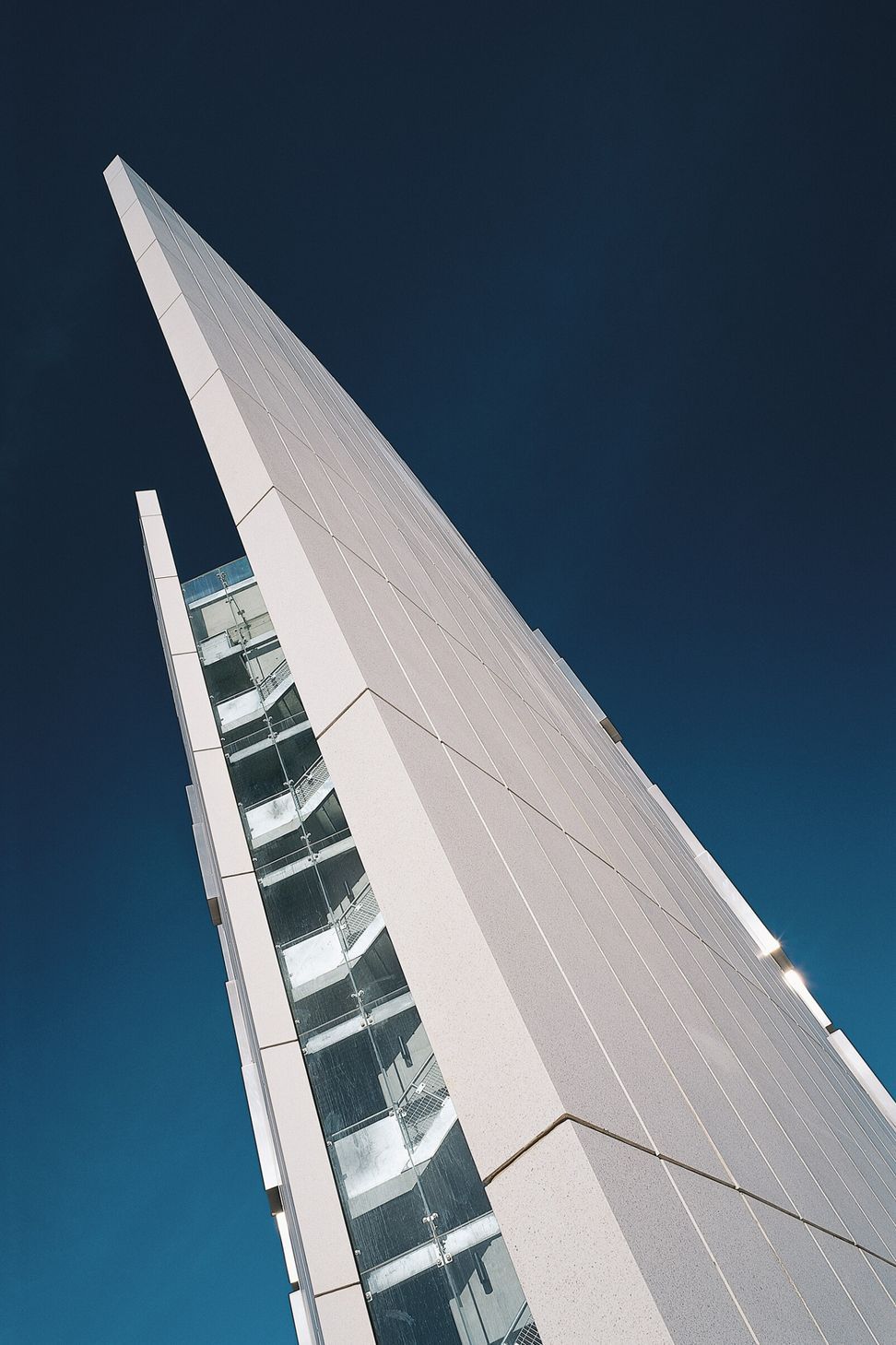 05Deakin112461-1618x2400.jpg