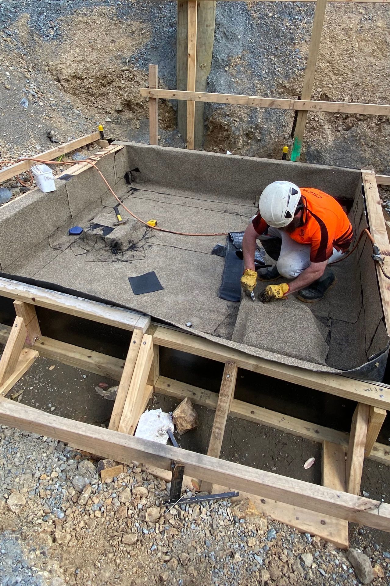 the-living-pa-liftpit2.jpg