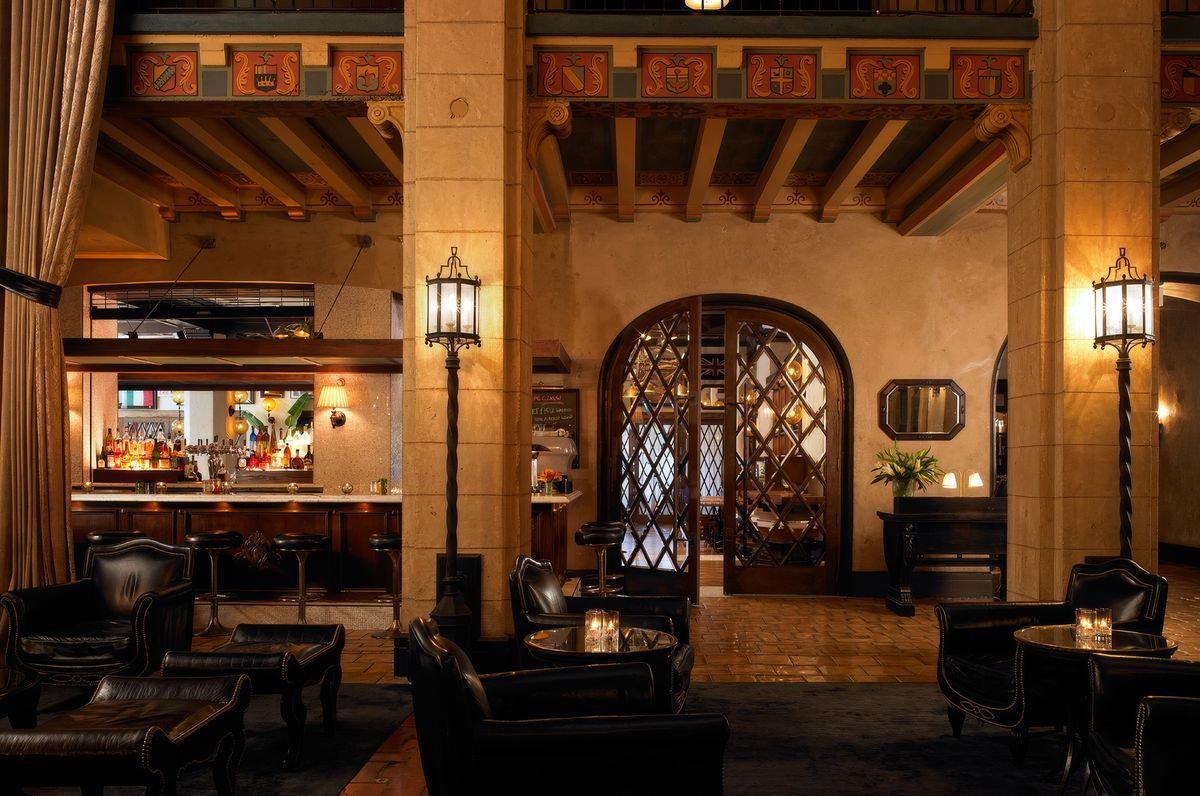 PUBLIC KITCHEN & BAR