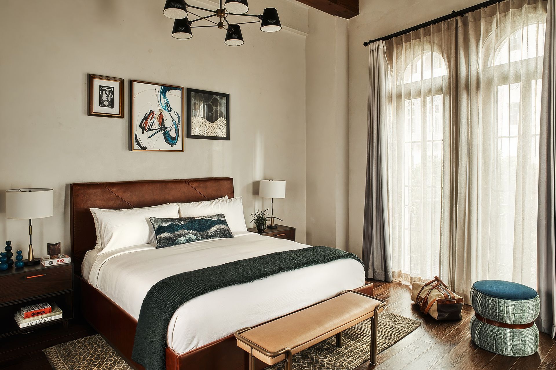 00hotelfig07-upscaled-by-Replicate.jpg