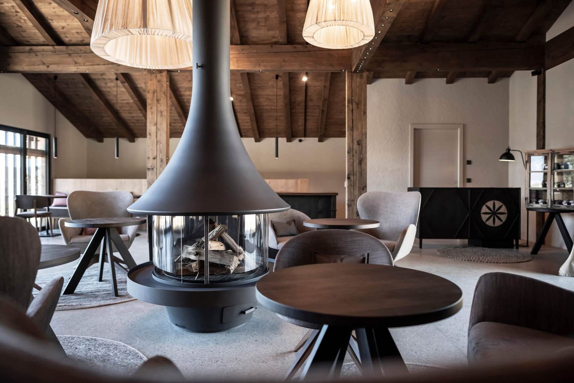 BD-Eva-Gfell-Hotel-Vols-am-Schlern-Italy-Fireplace-1.jpeg