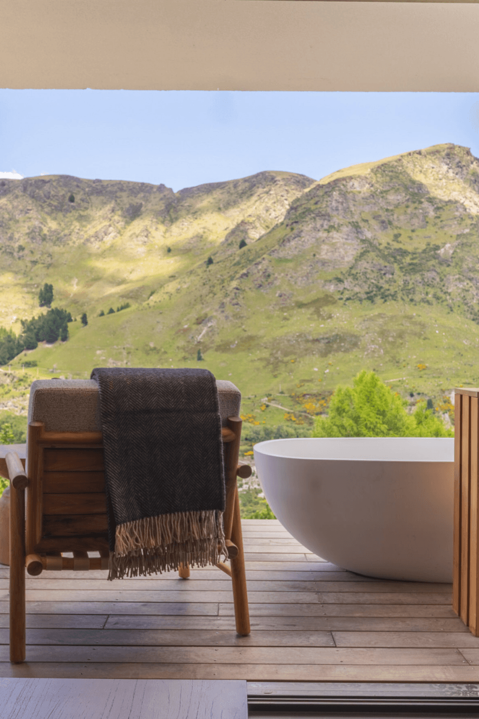 Coronet-Ridge-outdoor-stonebaths-3.png
