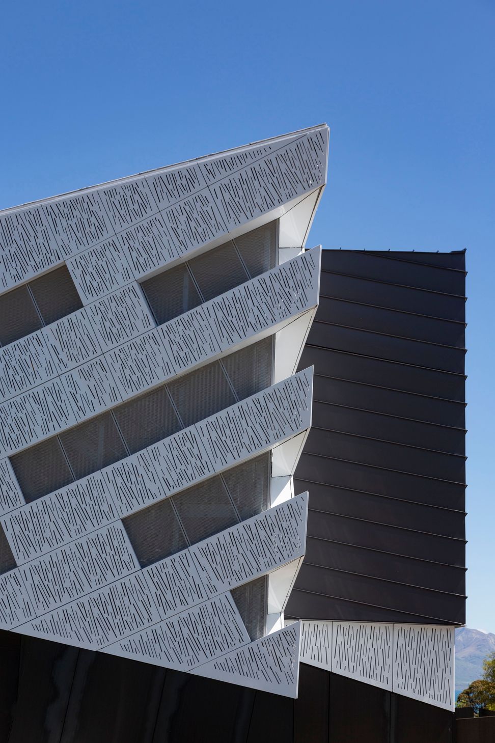 Holiday Inn Express | Detailing