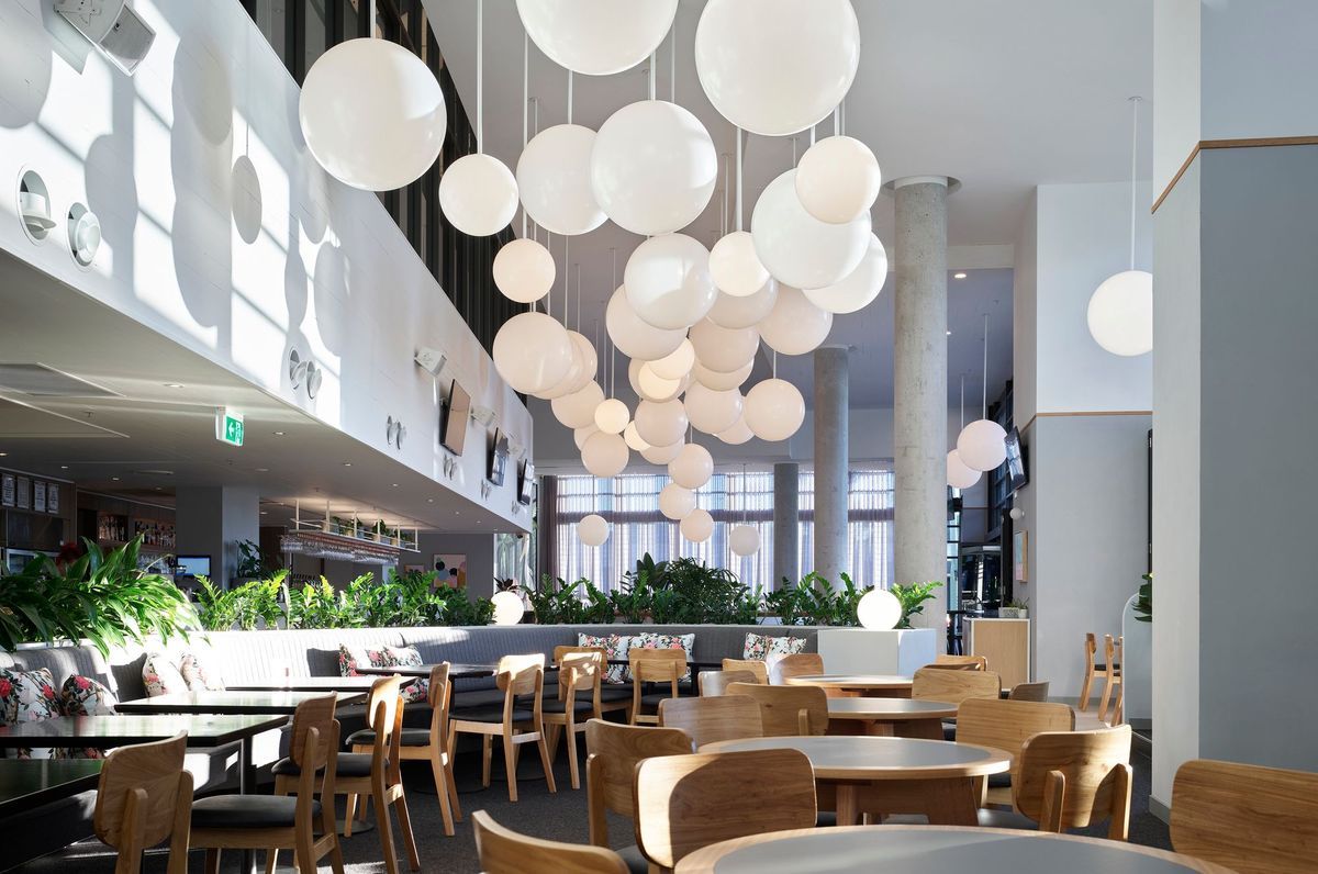 Mon Komo Hotel, QLD
