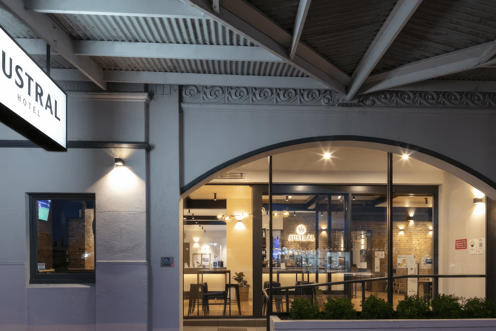 upAustral-hotel-245-final-1280x640-fix-standard-scale-200x.png