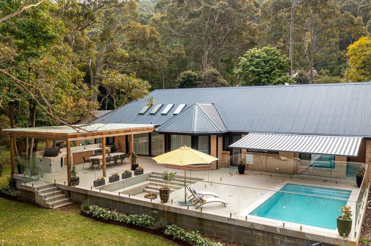 Bushland Coastal Retreat with High‑Performance uPVC Joinery
