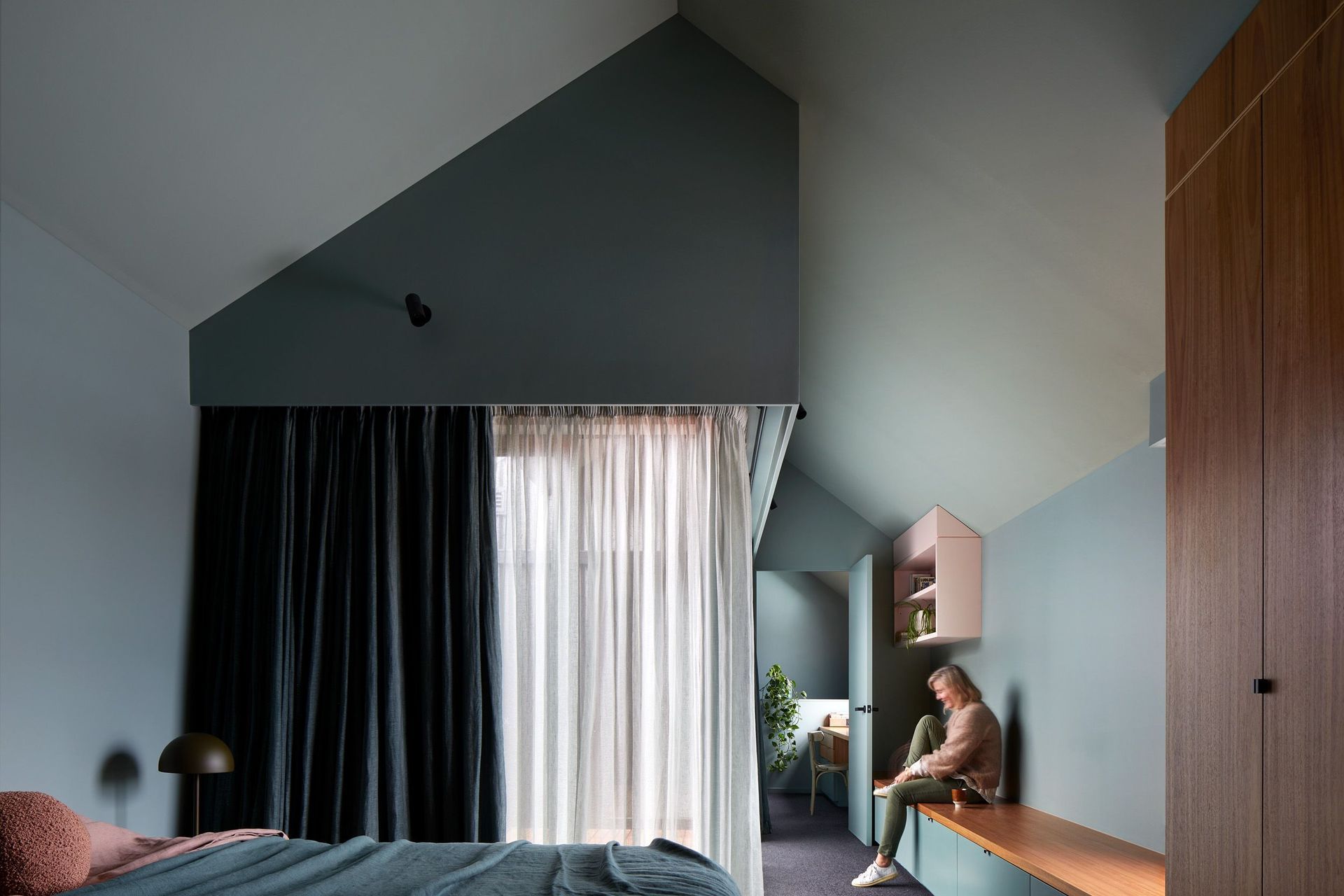 0054-16-bedroom.jpg