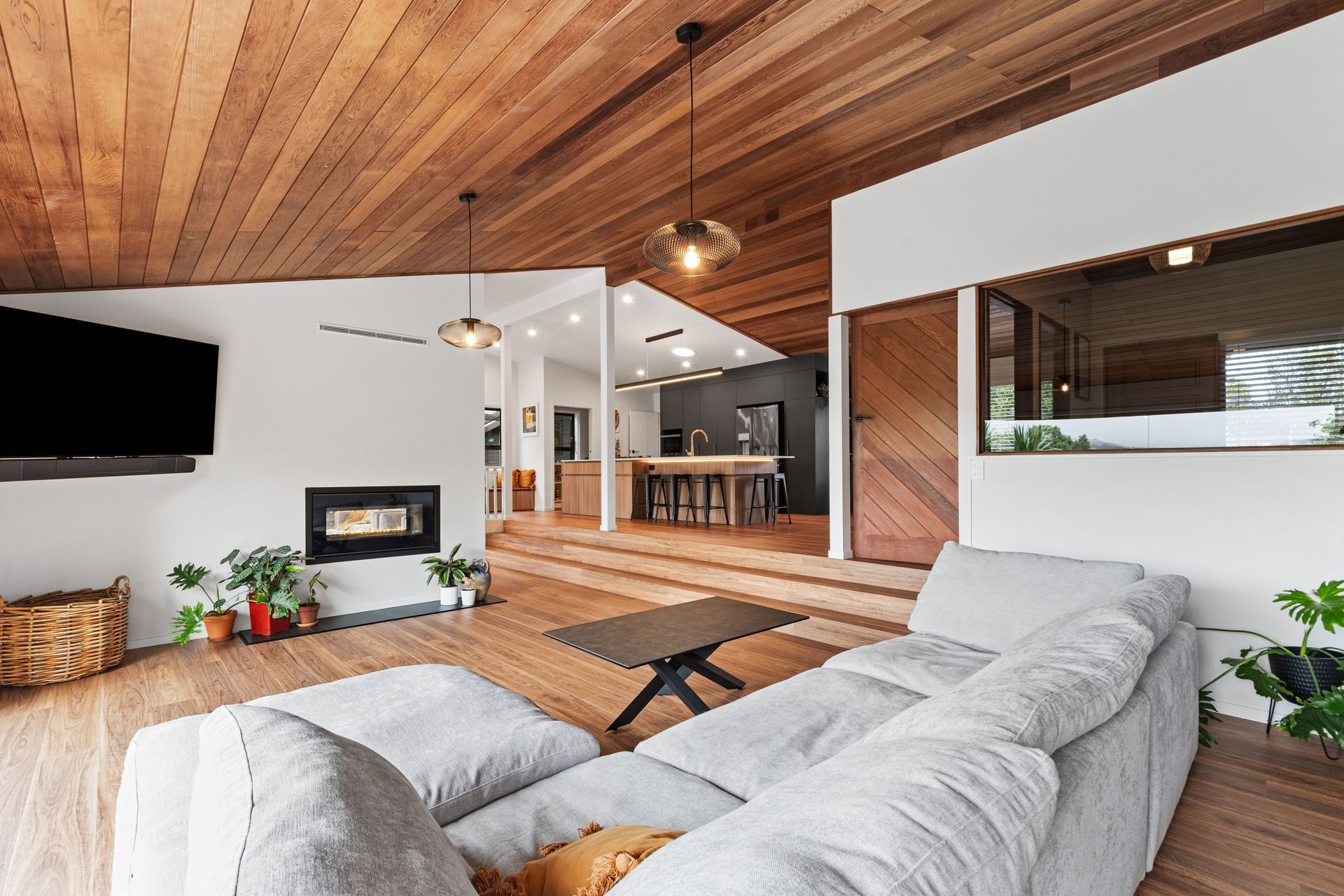 019Open2viewID589980.jpg