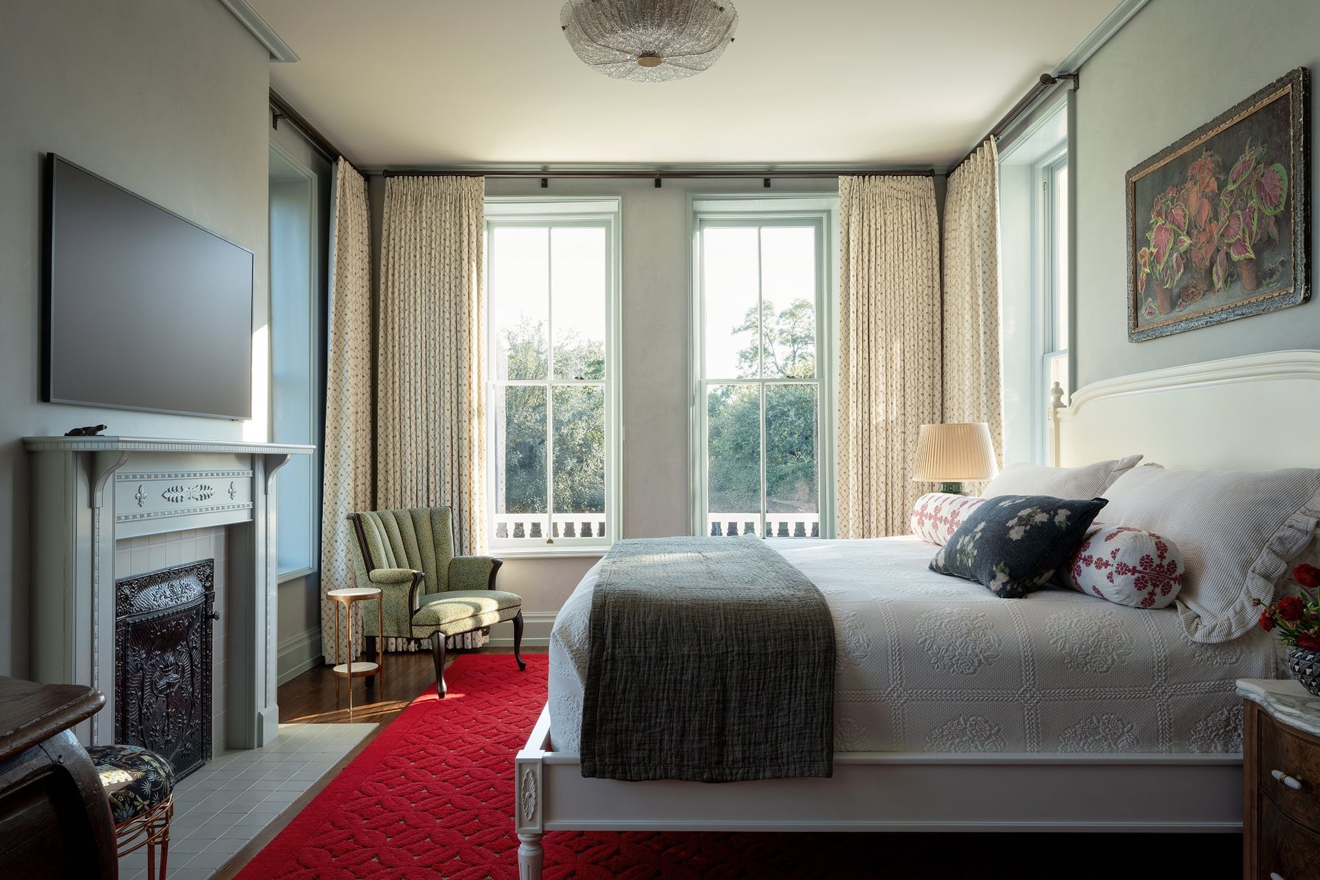 11PastandPresentPlaceCuppettKilpatrickArchitectureandInteriorDesignAustinTexashistoric-house-mouldings-bedroom-fireplace.jpg