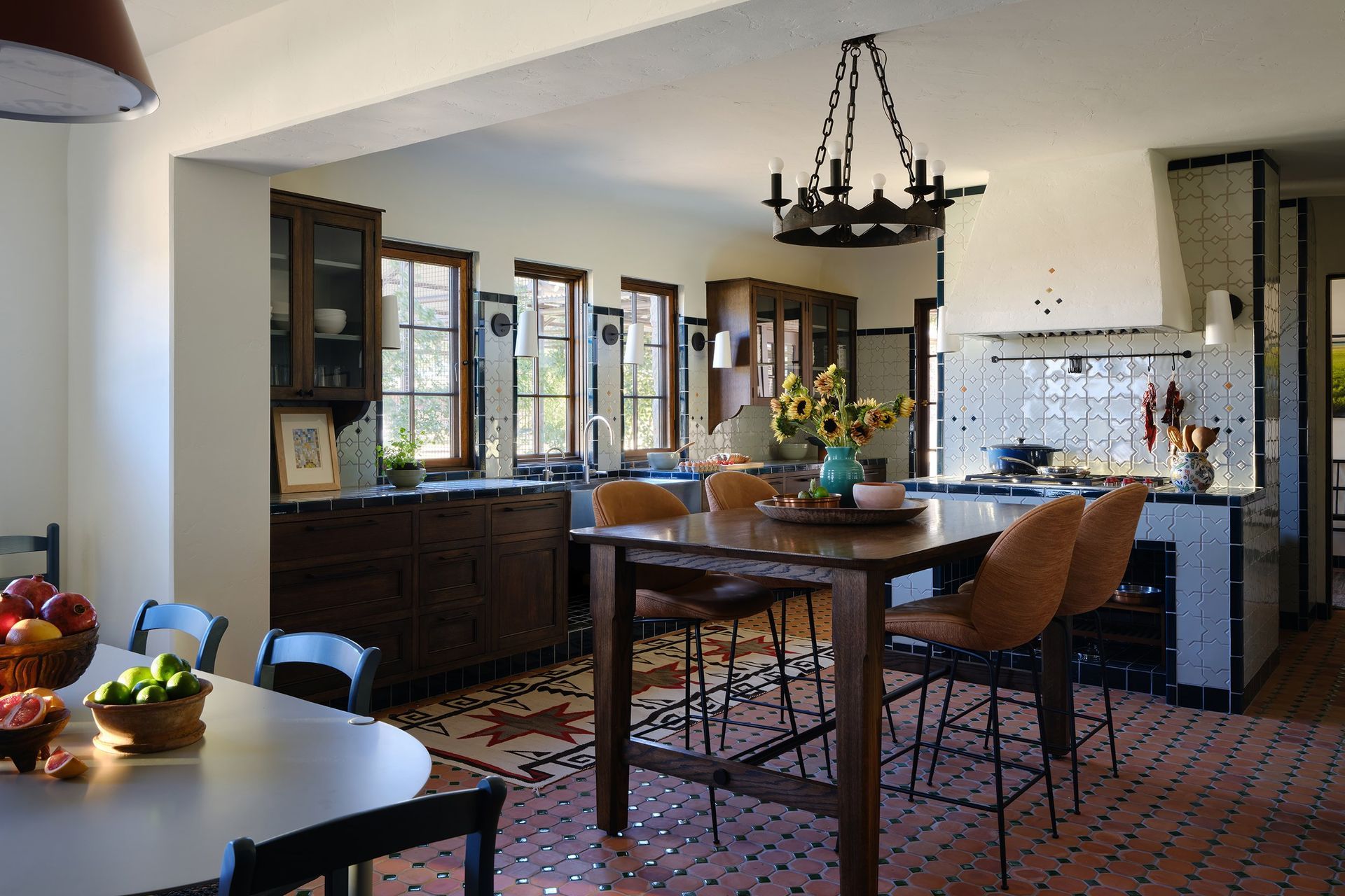 13TexasRanchHouseCuppettKilpatrickArchitectureandInteriorDesignAustinTexasspanish-mexican-colonial-kitchen-saltillo-floor-plaster-walls.jpg