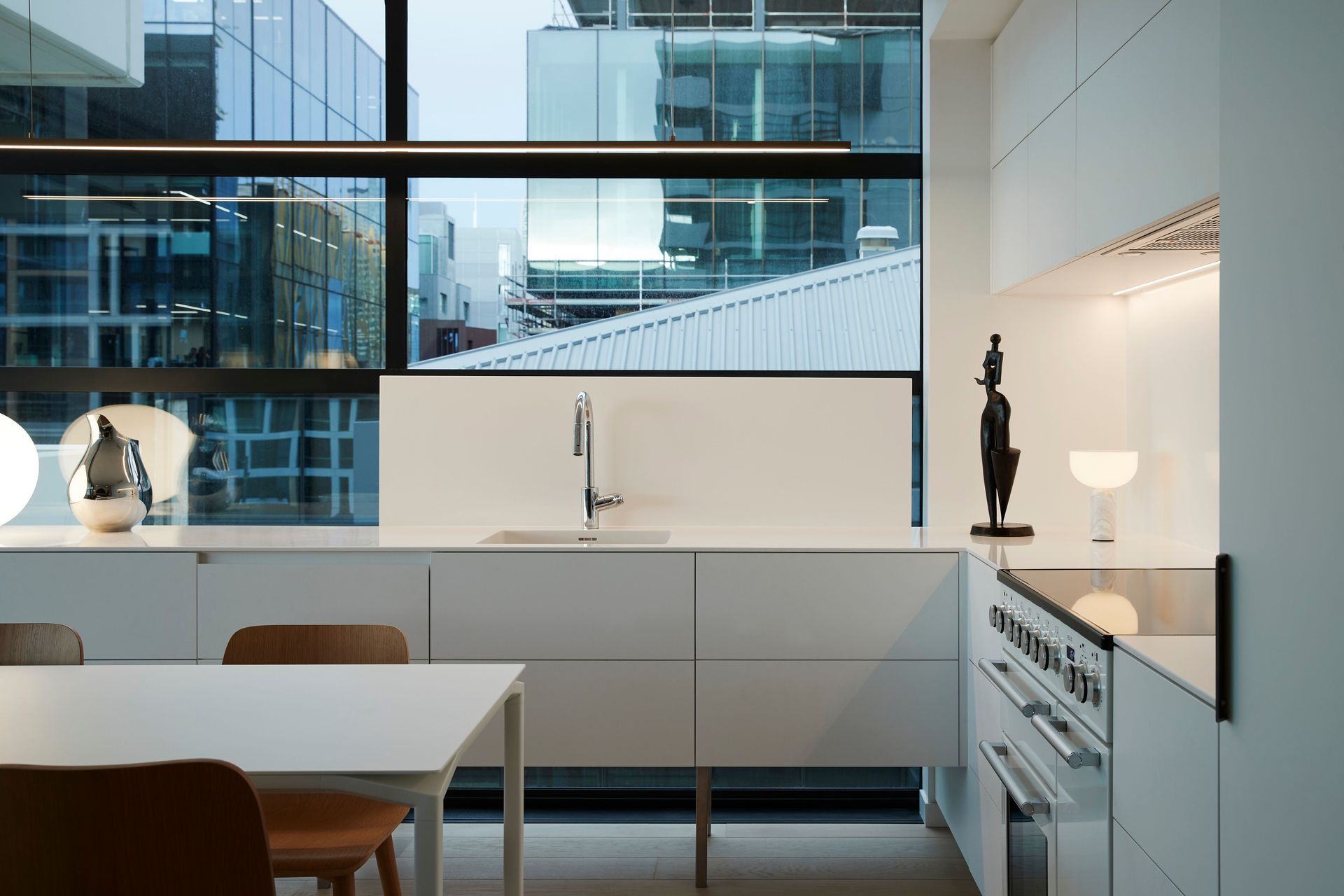 2404-4-WALLS-Wynayard-Apt-300x.jpg
