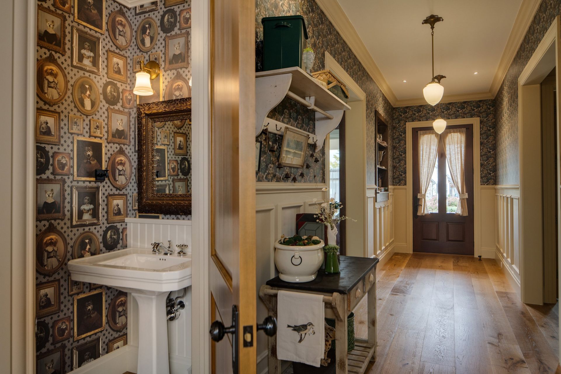 2510HillsideCottageInteriorsJordanPowers009lo.jpg