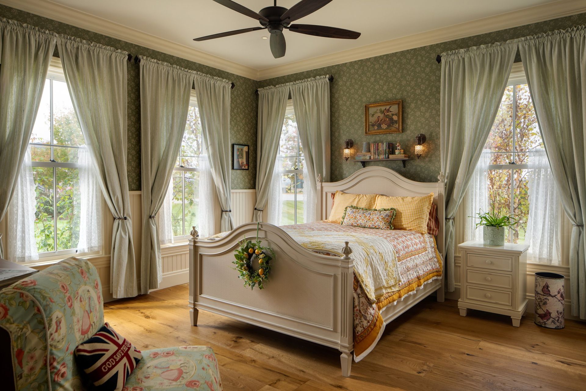 2510HillsideCottageInteriorsJordanPowers010lo.jpg