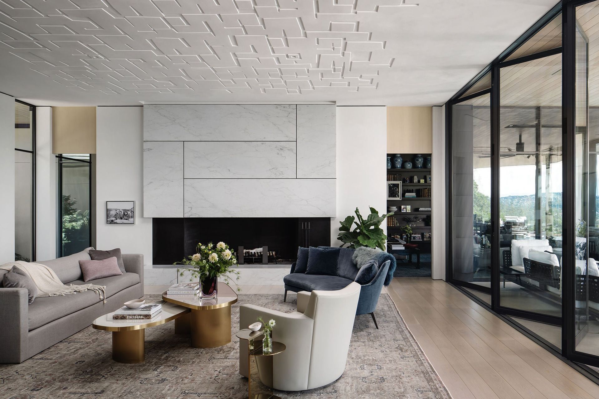 3HighontheHillCuppettKilpatrickArchitectureandInteriorDesignmodern-living-room-textured-ceiling-1.jpg
