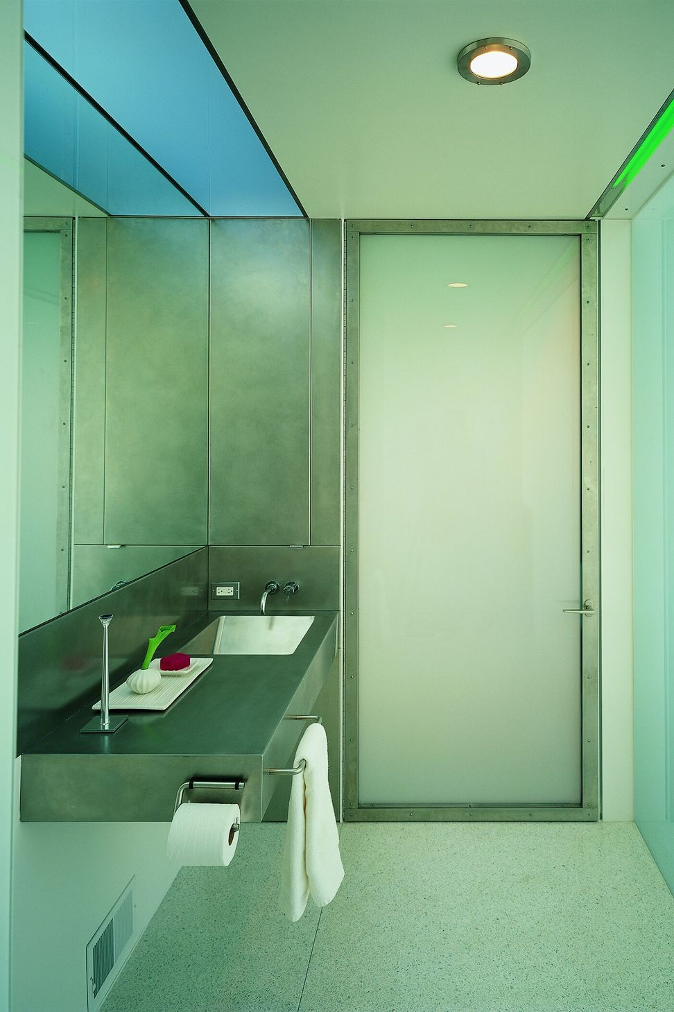 6-v7426621377.jpg