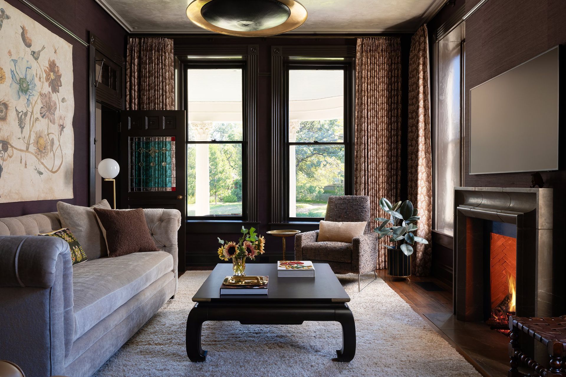 6PastandPresentPlaceCuppettKilpatrickArchitectureandInteriorDesignAustinTexascozyden-livingroom-stonewall-historictrim-stained-glass.jpg