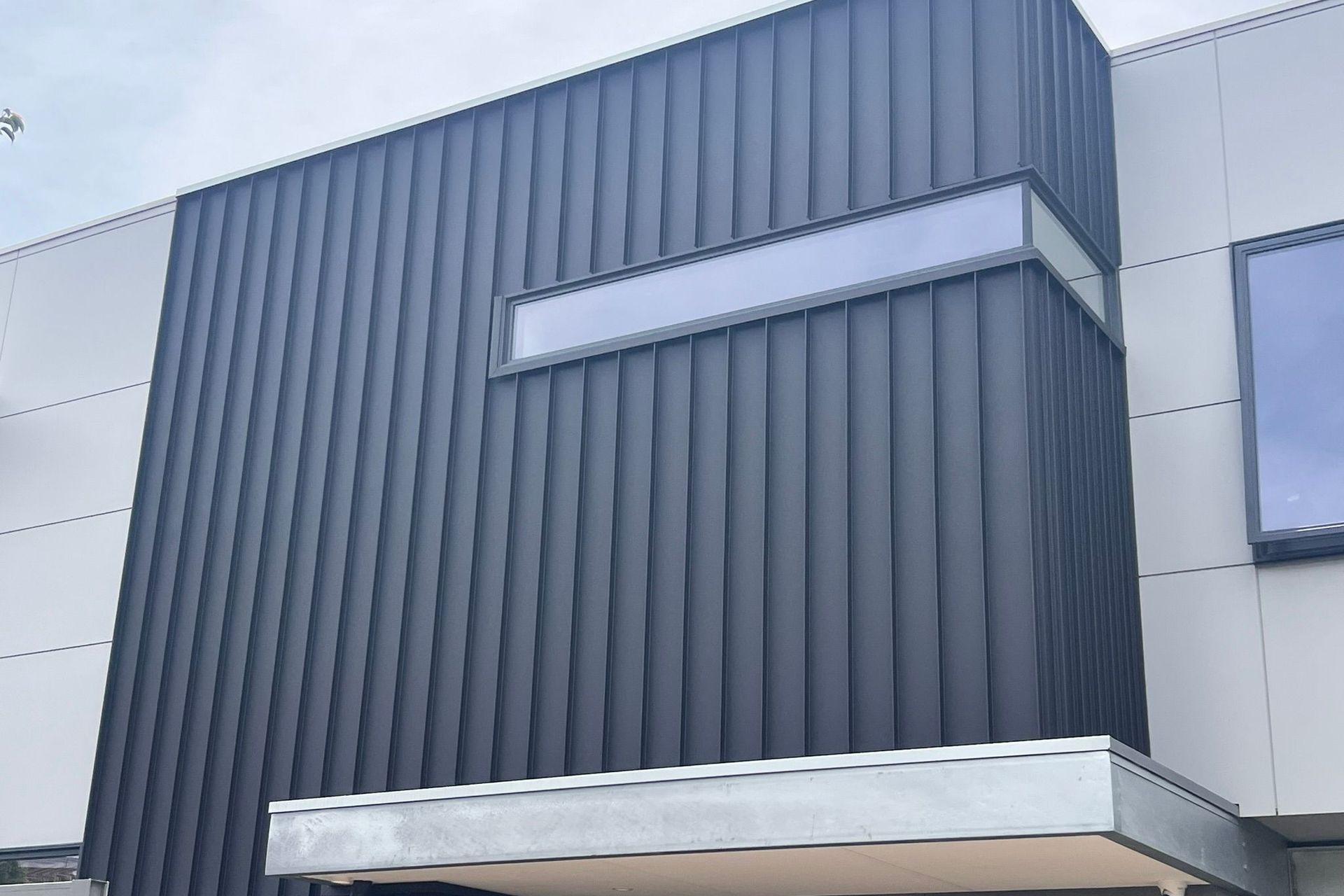 Cliptray48-cladding-in-Colorbond-Steel-Monument-Matt-finish-3.JPEG