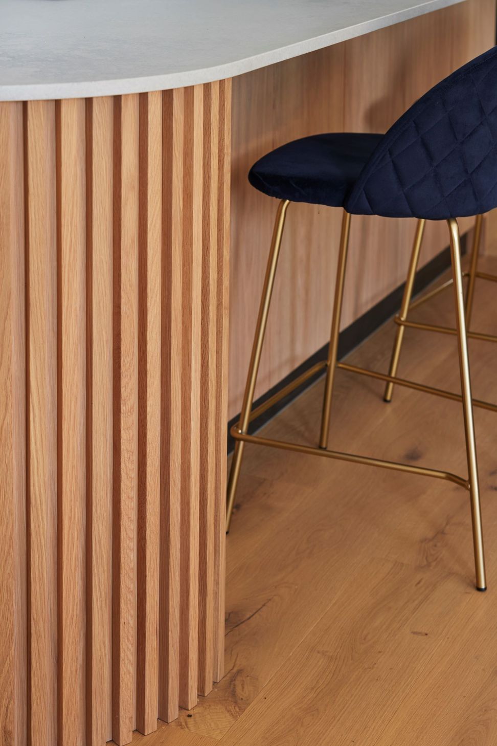 Curved-Oak-Kithcen-Island-Bench-Auckland-Interior-Designer-Stacey-Gillies.jpg