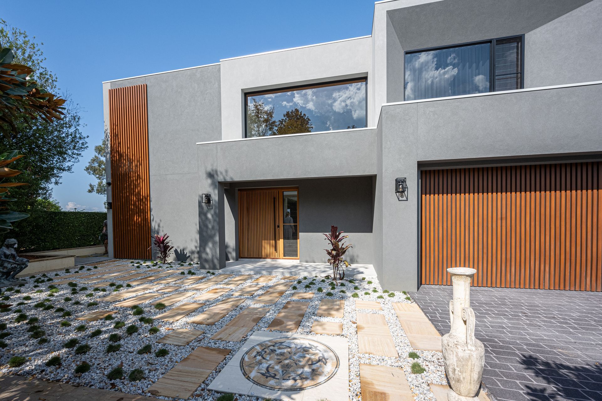 Decowood-battens-in-Ironbark-fixed-to-Monument-Highwater-Homes-1-v2.jpg