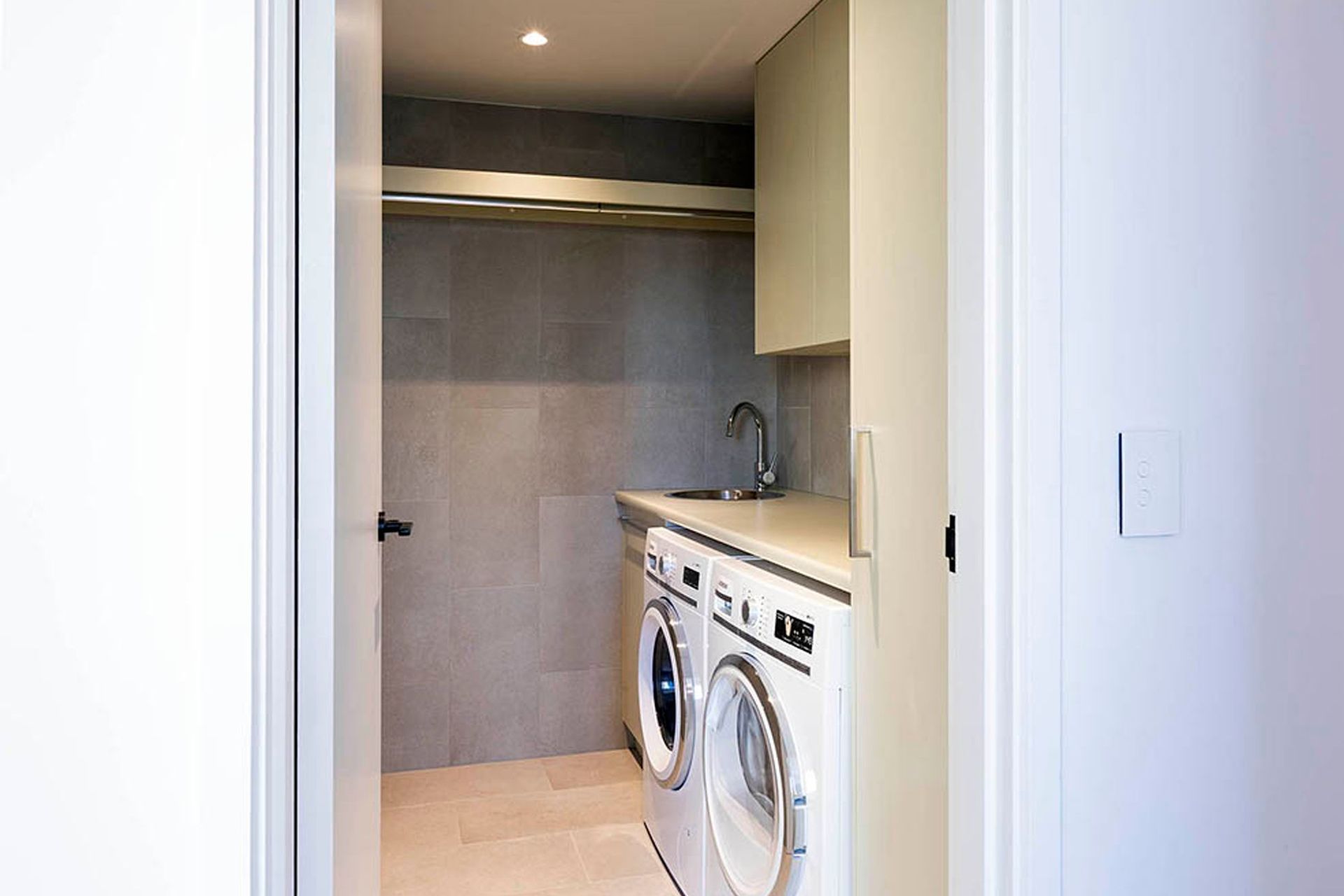 ELIZABETH-BAY-APARTMENT18.jpg