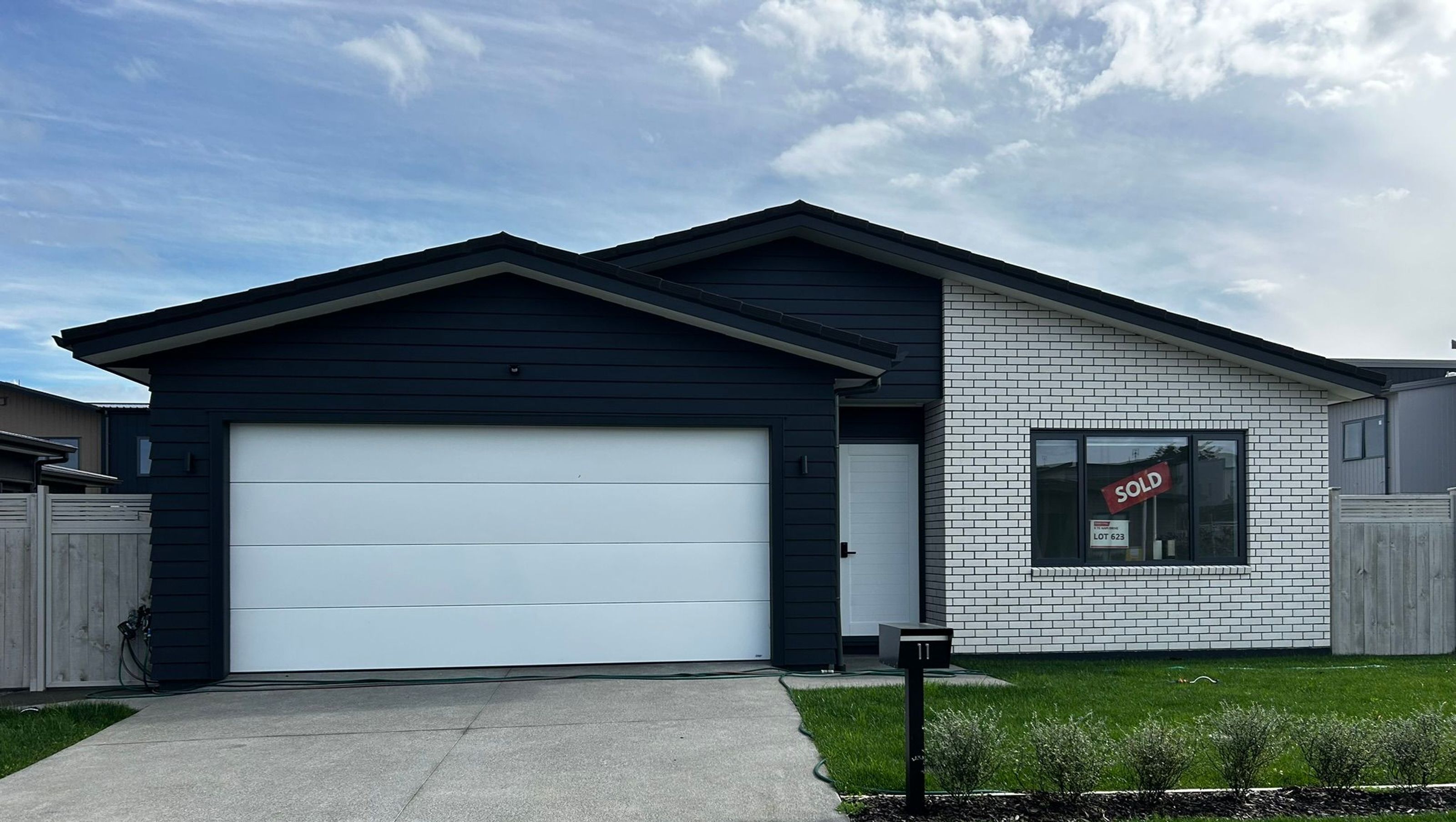 Modern Windsor Garage