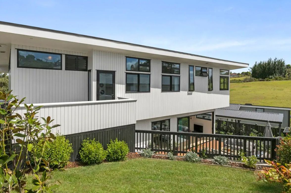 Apirana Ave, Glen Innes