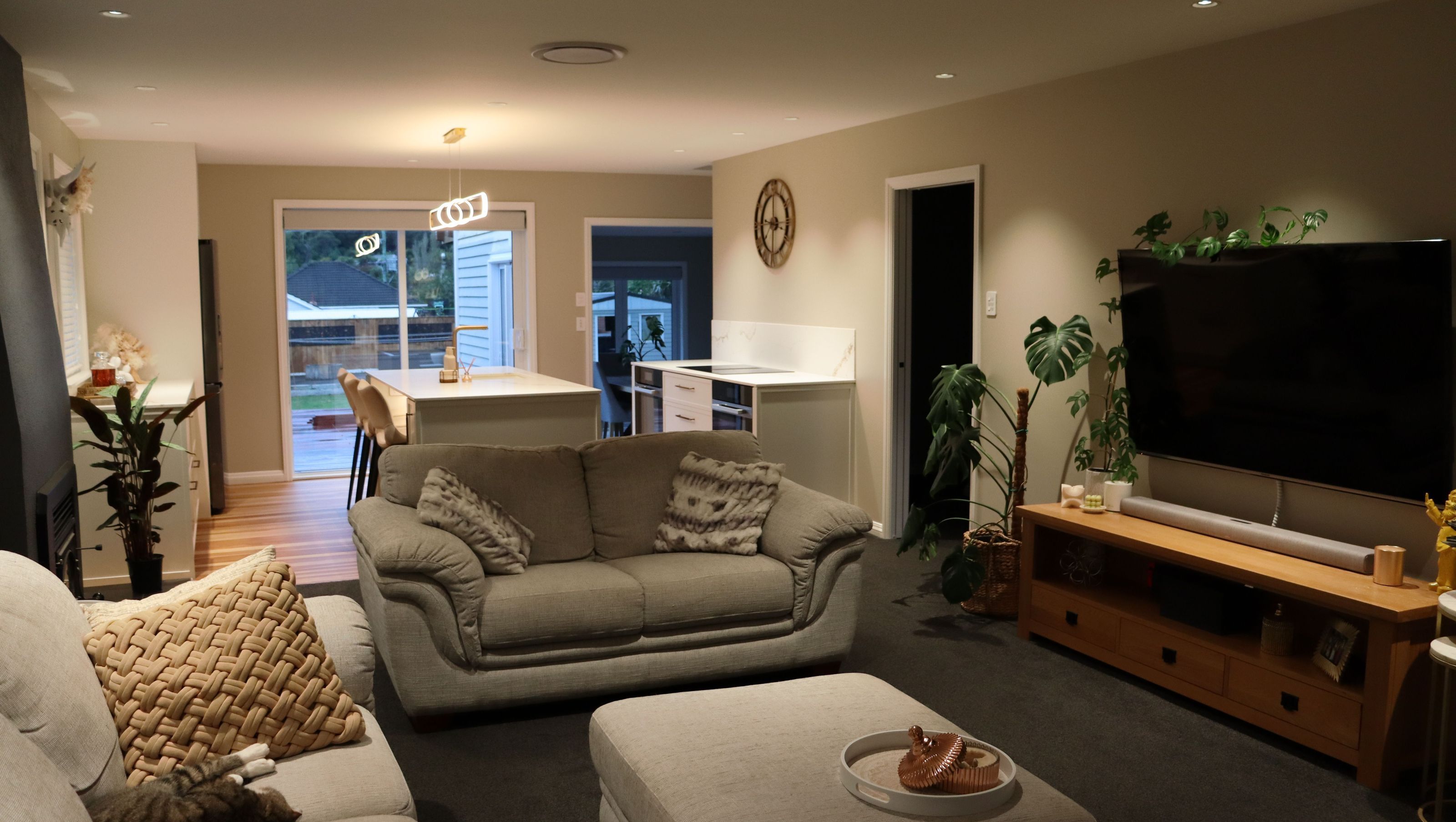 Modern Family Hub