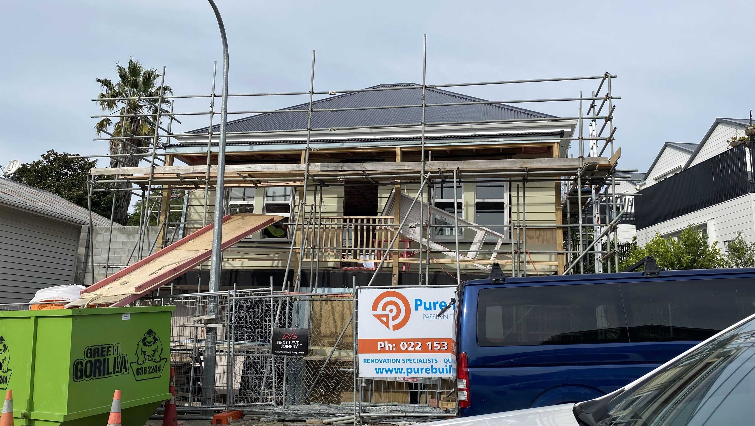 9 Gunson Str