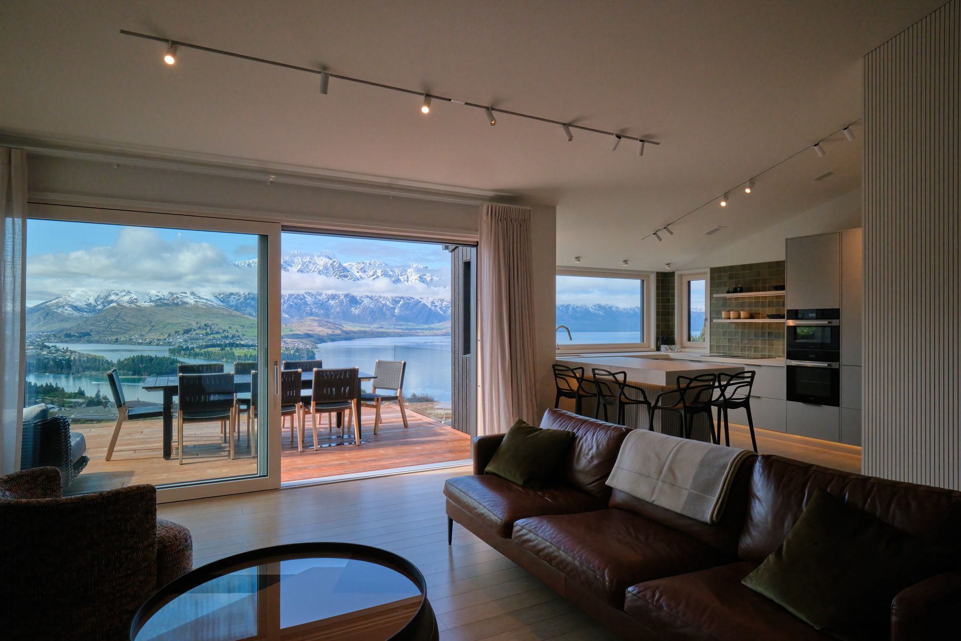 Loch-View-Queenstown-open-plan-living.jpg