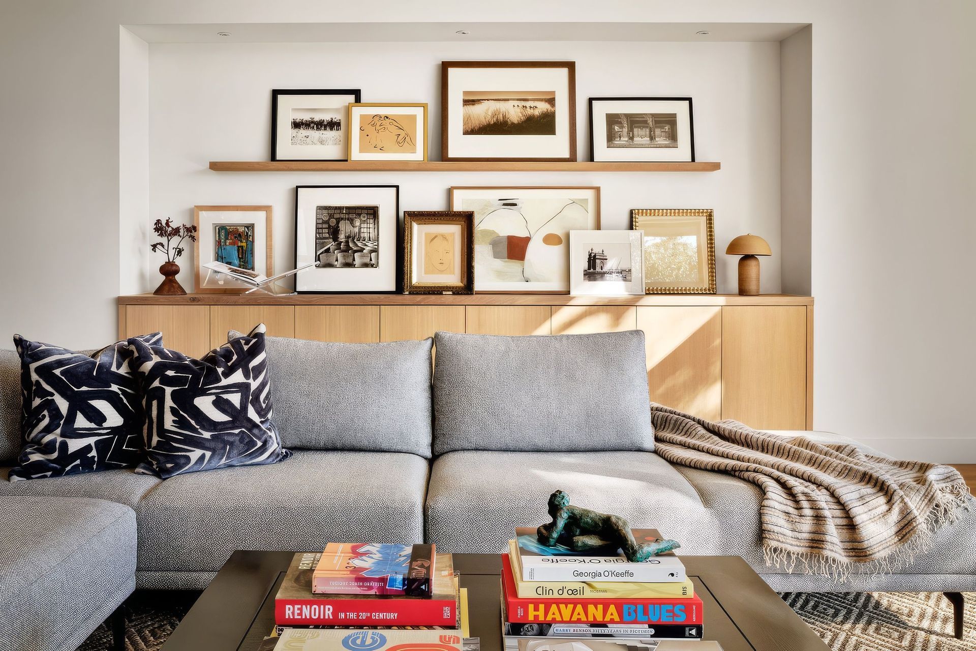 MADesignRiverRoad110121Living001-upscaled-by-Replicate.jpg