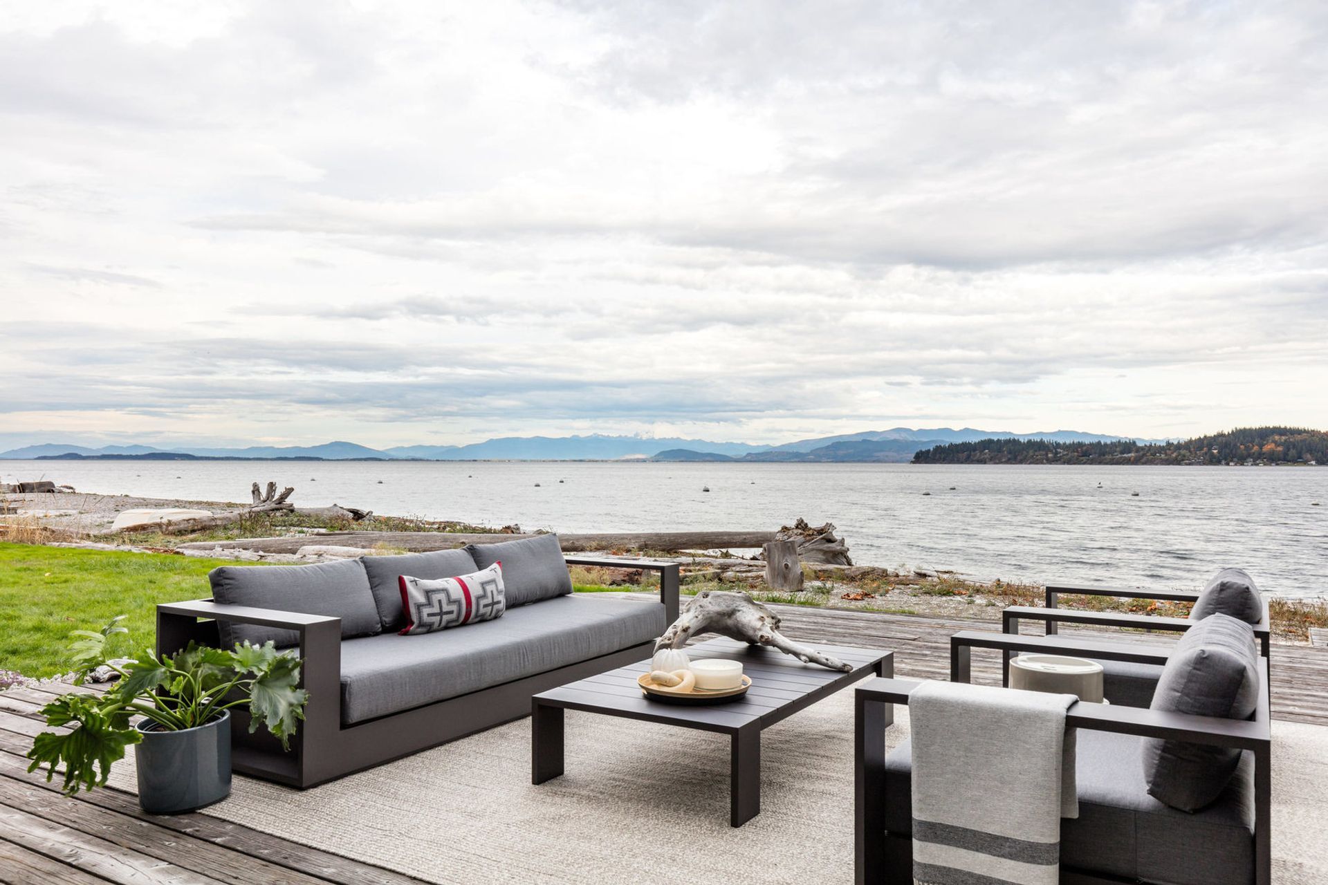 Miranda-Estes-Photography-CamanoBeachHouse-6feature.jpg