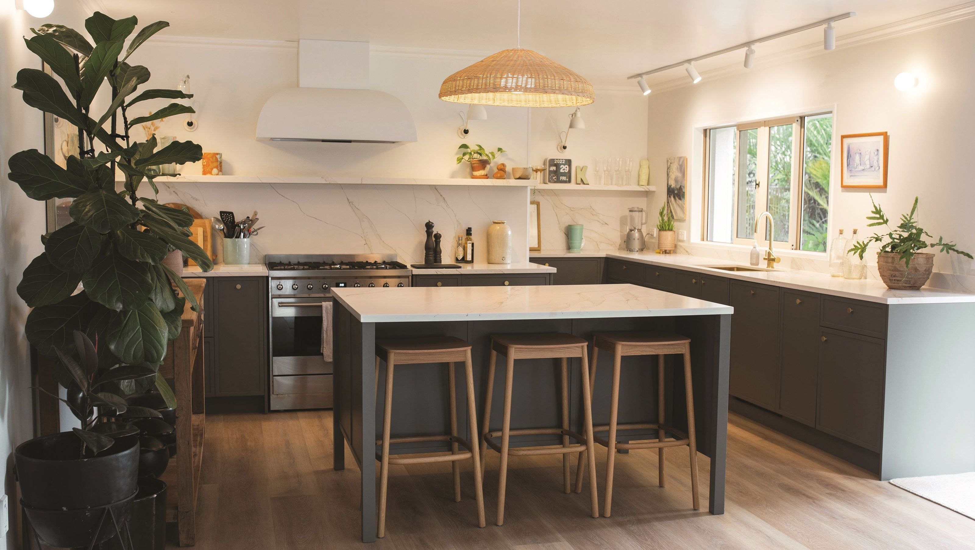 Modern Shaker