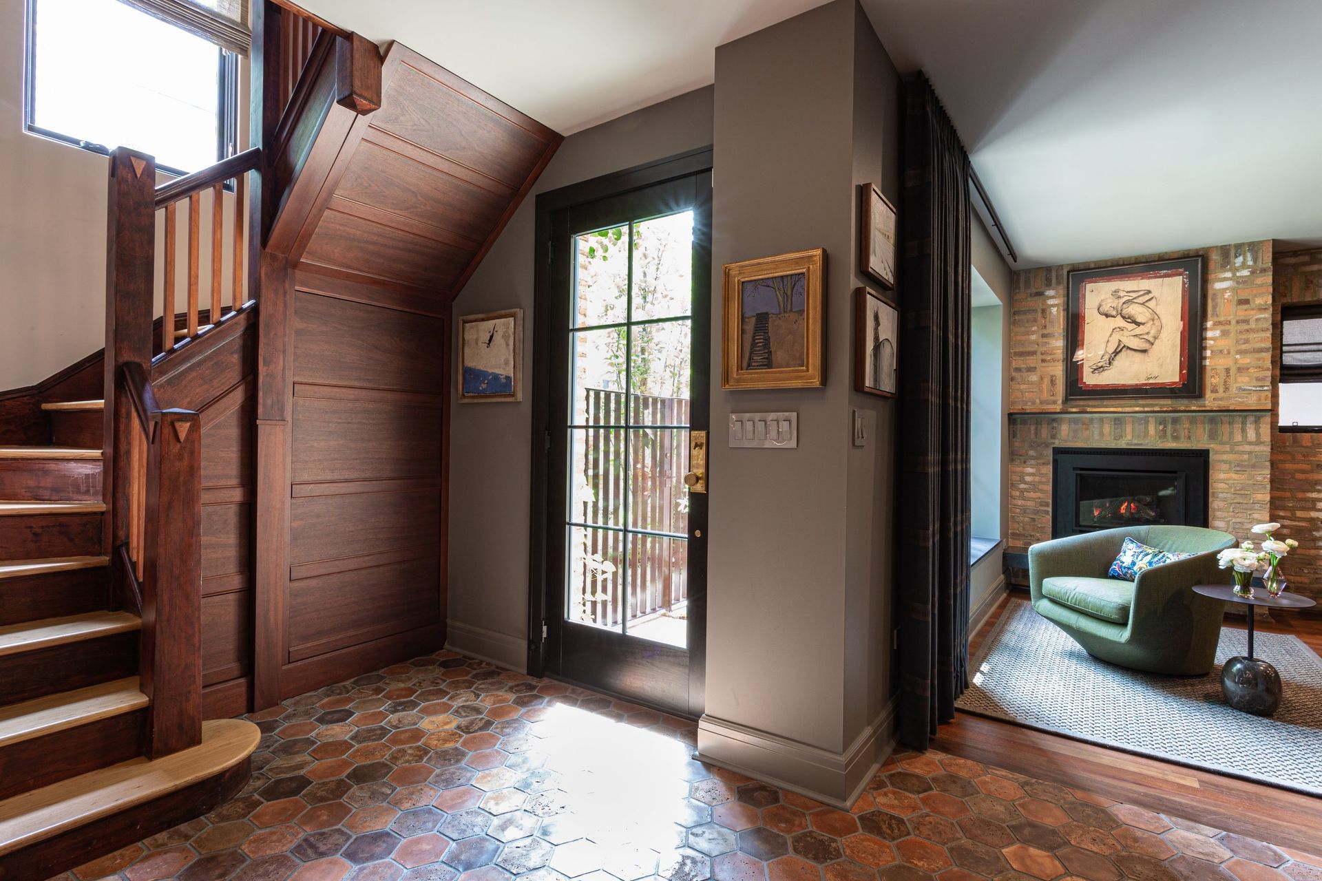 NMI-EvanstonWorkersGarage-Foyer-1.jpg