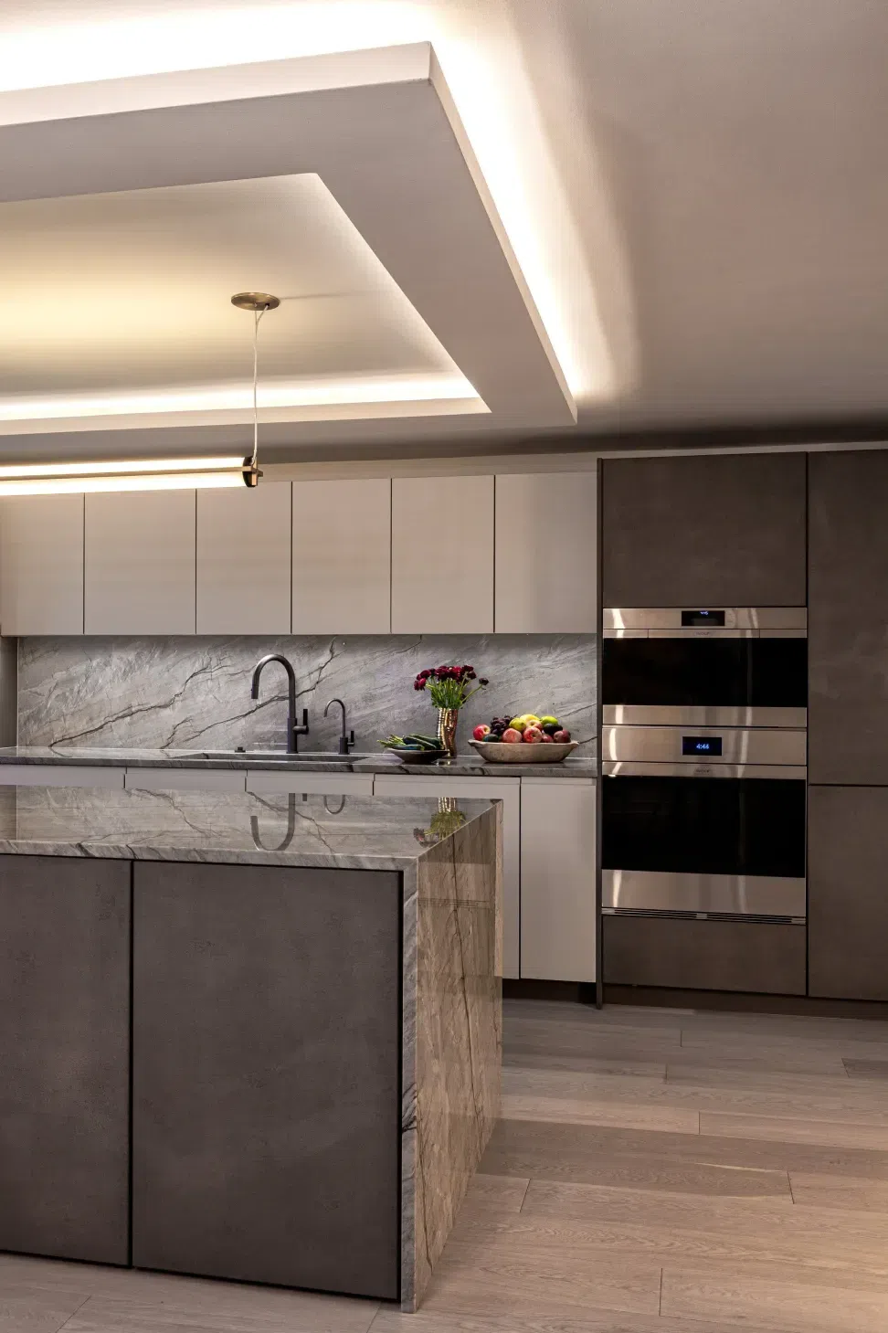 NMI-LakeshoreEast-Kitchen-128sm29.webp