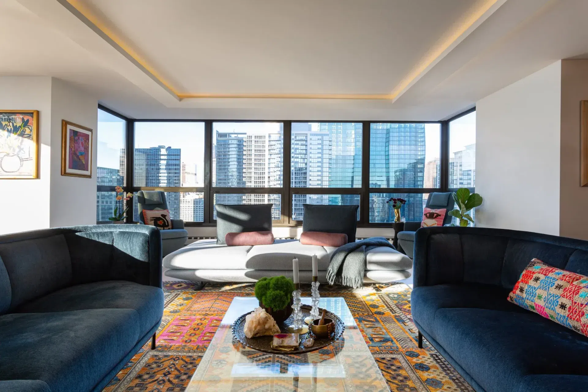 NMI-LakeshoreEast-LivingRoom-5.webp