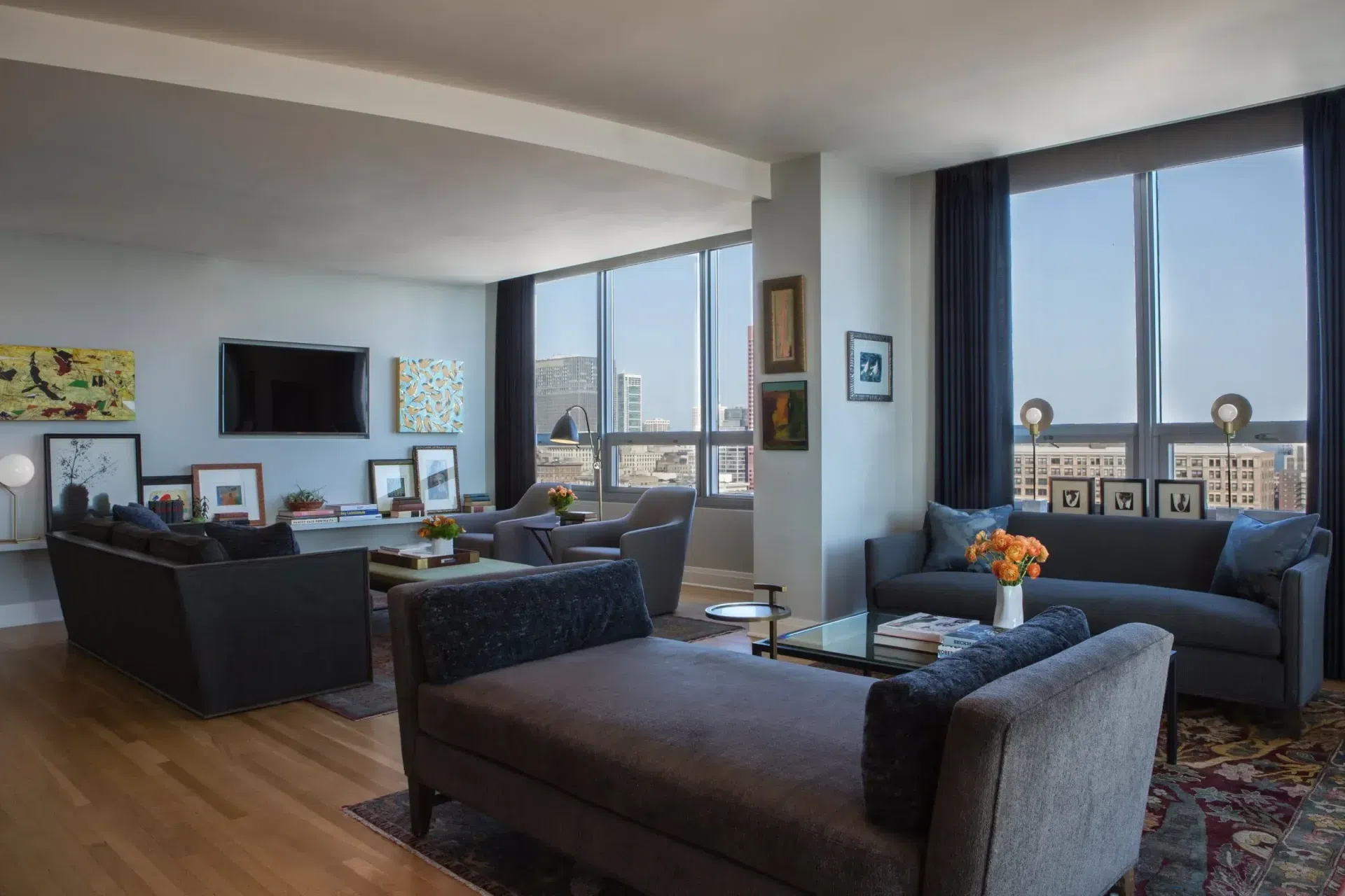 NMI-SouthLoopCondo-Living-3-2017.webp
