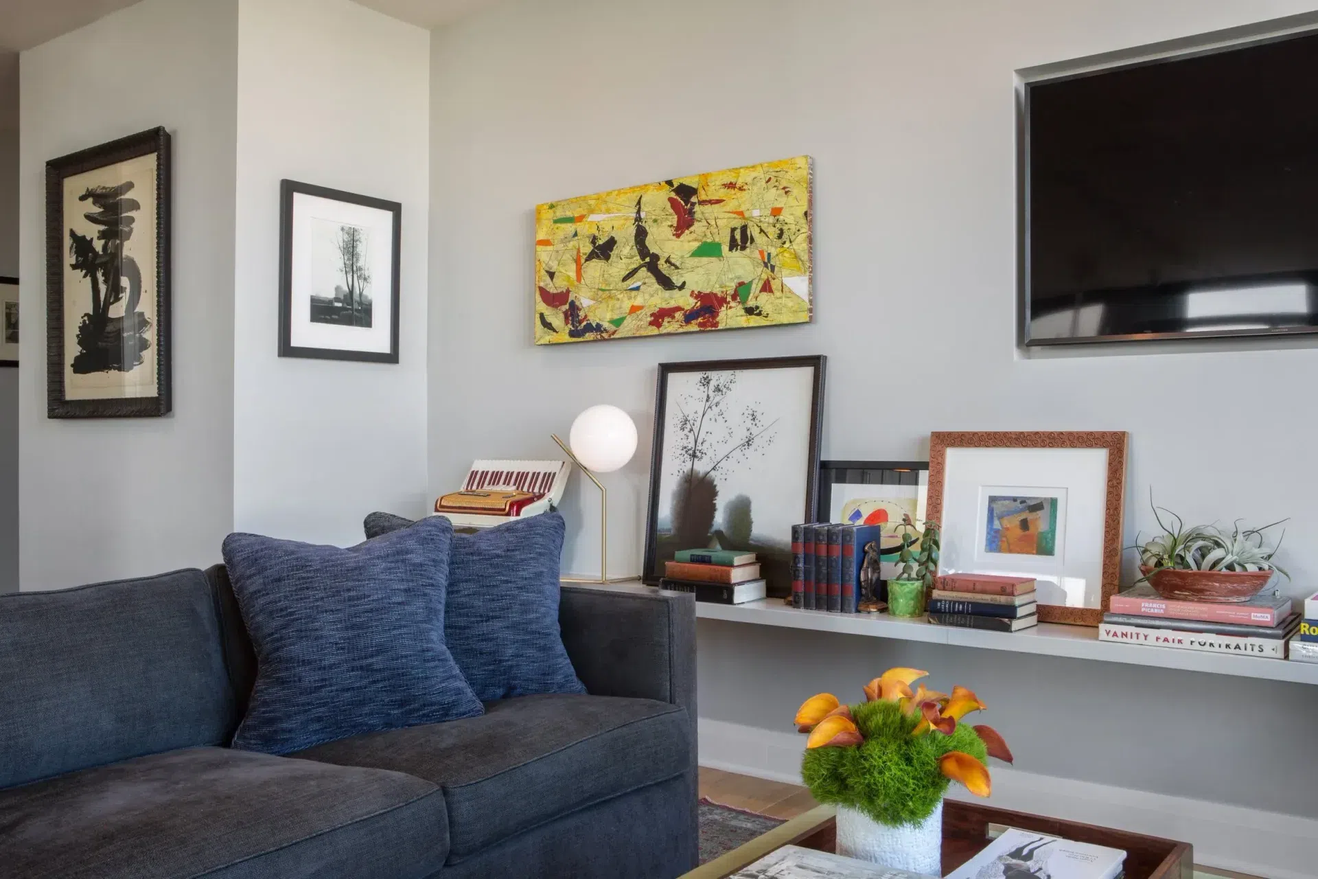 NMI-SouthLoopCondo-Living-9-2017.webp