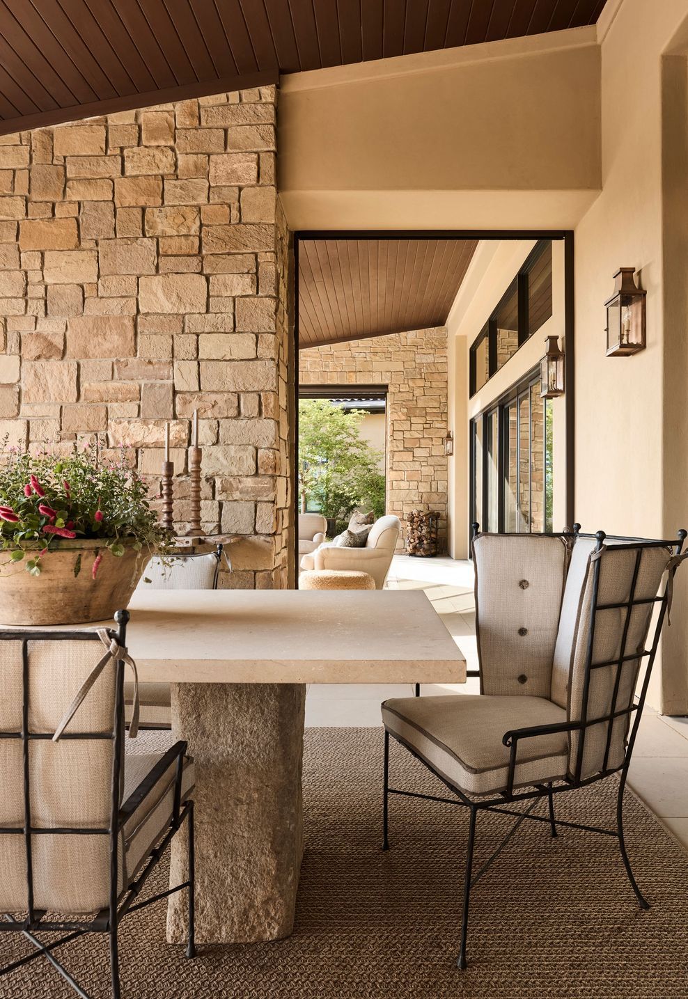 Outdoor-dining1-1.jpg