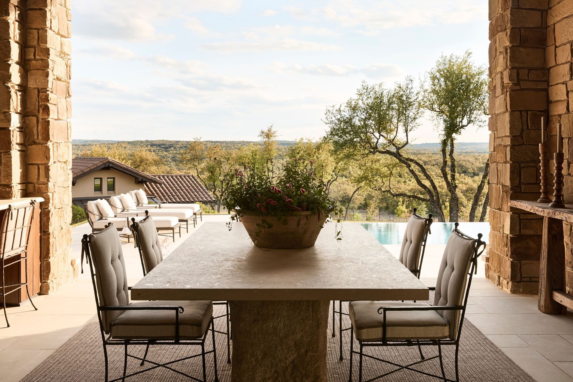 Outdoor-dining2.jpg