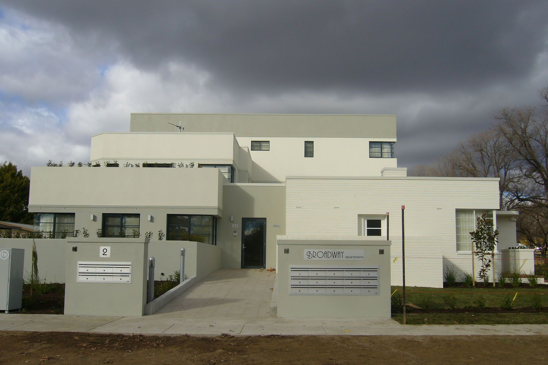 Canberra Ave
