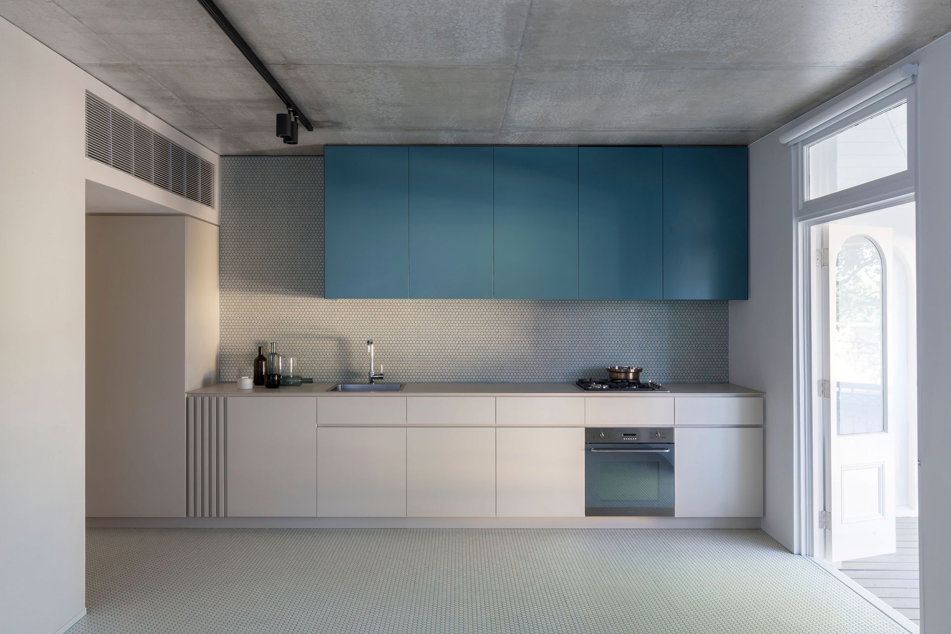 SDS-1117-Crown-515-28-Interior.jpg