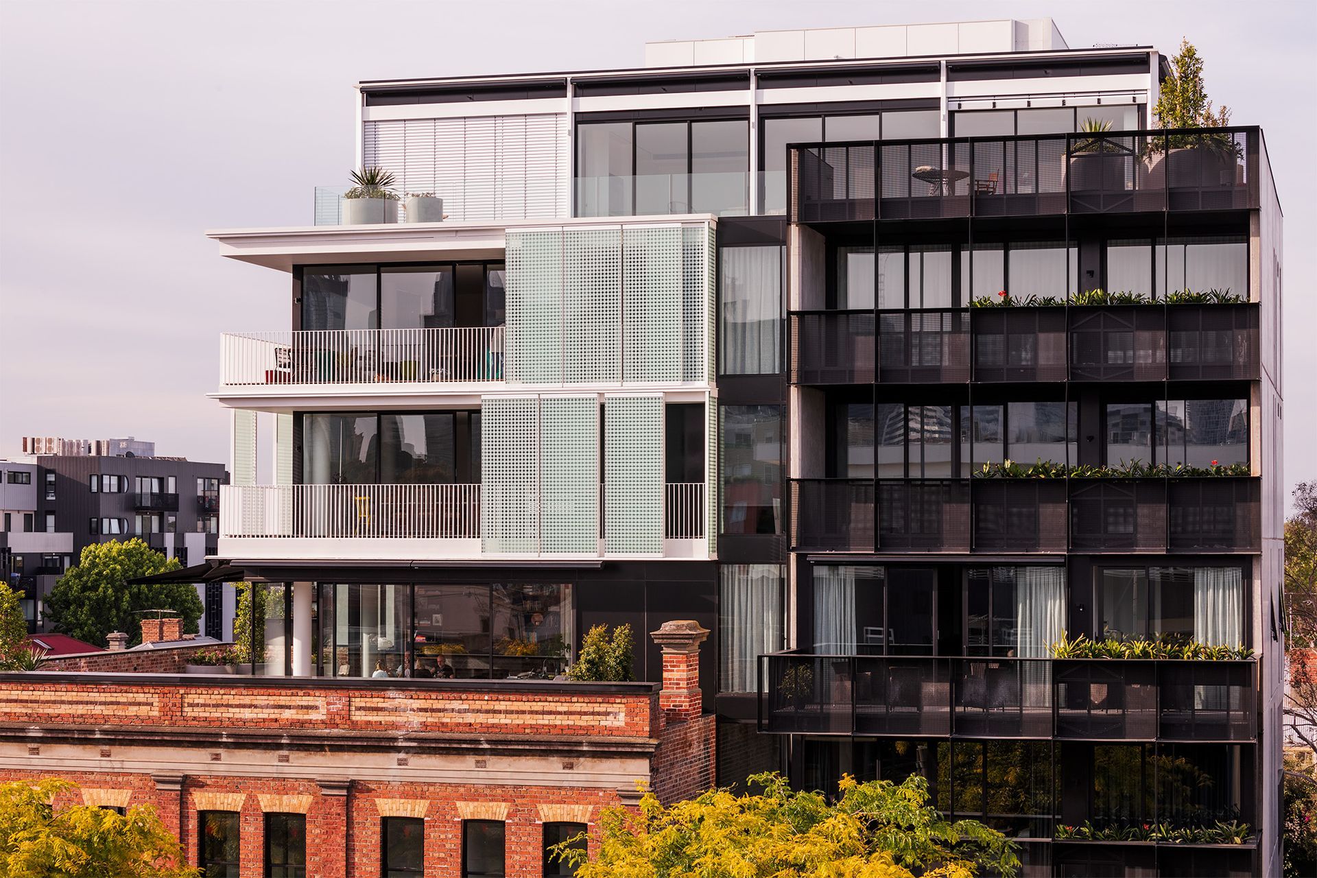 SF-External-Venetian-Blinds-FitzroyHouse-JCBA-Trevor-Mein-Photo01-clean-v4.jpg