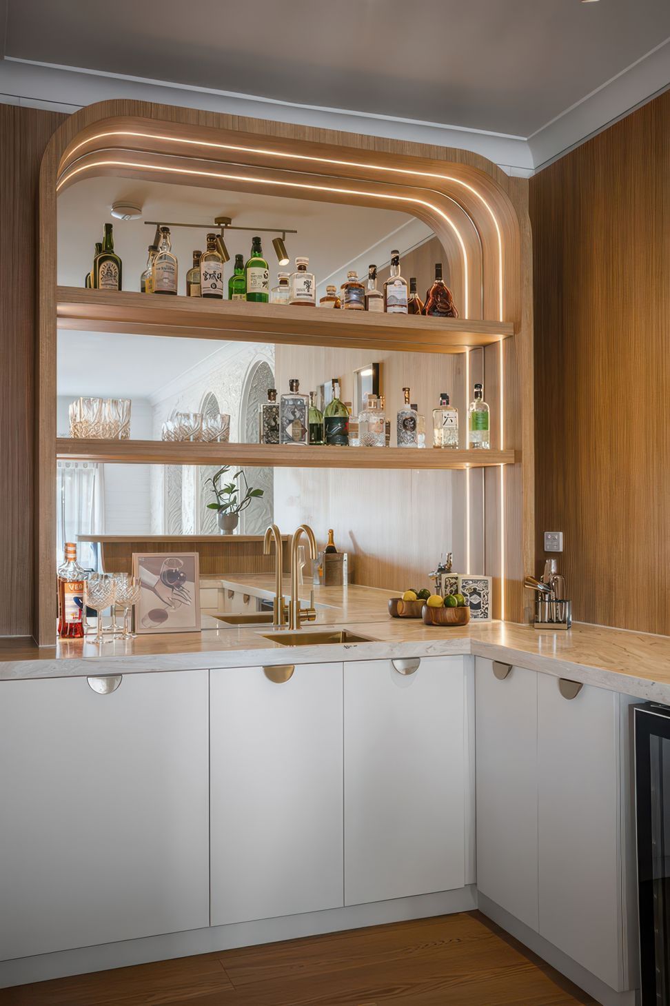 The-Avenue-Back-Bar-gigapixel-standard-v2-4x.jpeg