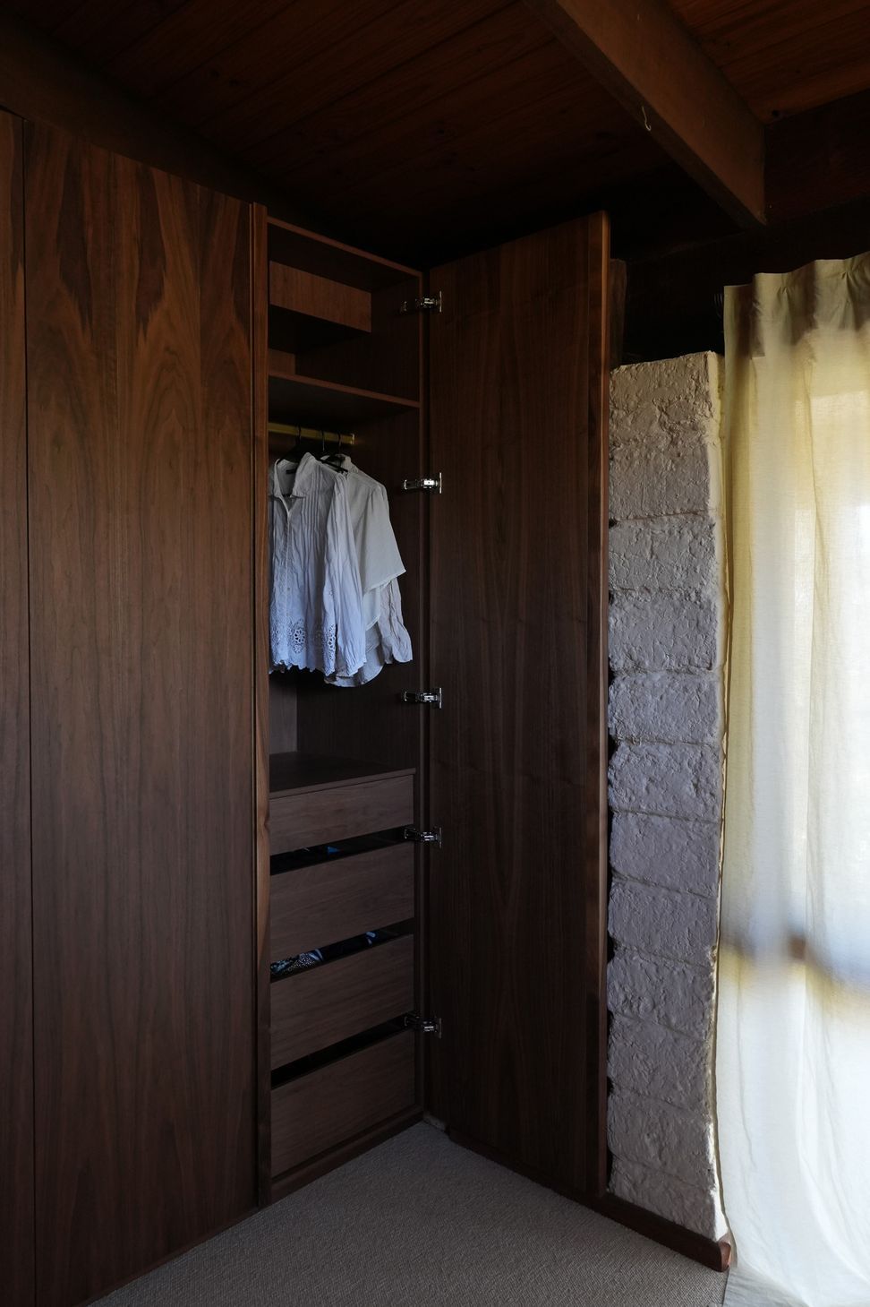 WarrandyteWardrobe2.jpg