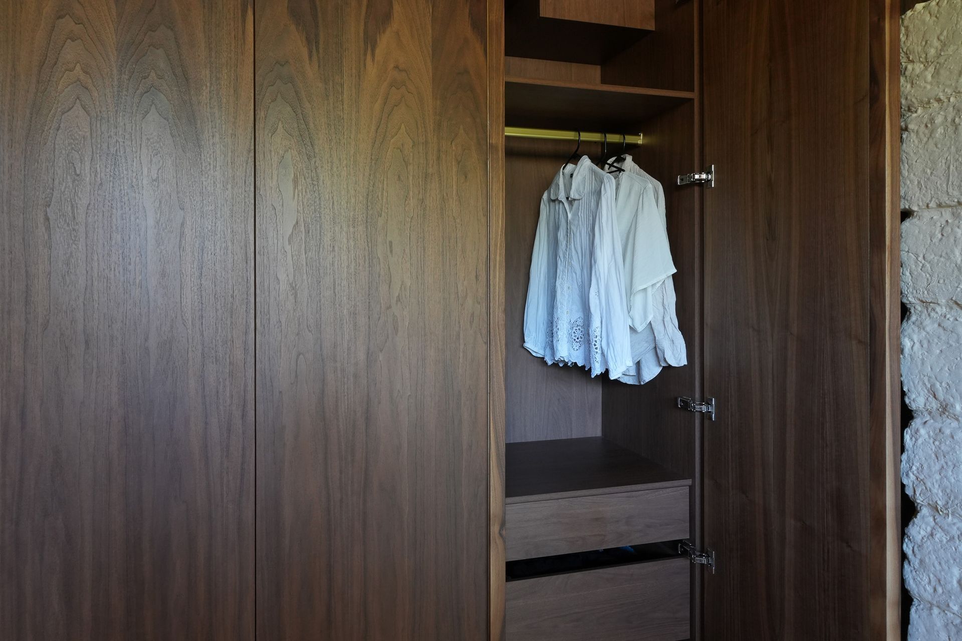 WarrandyteWardrobe6.jpg