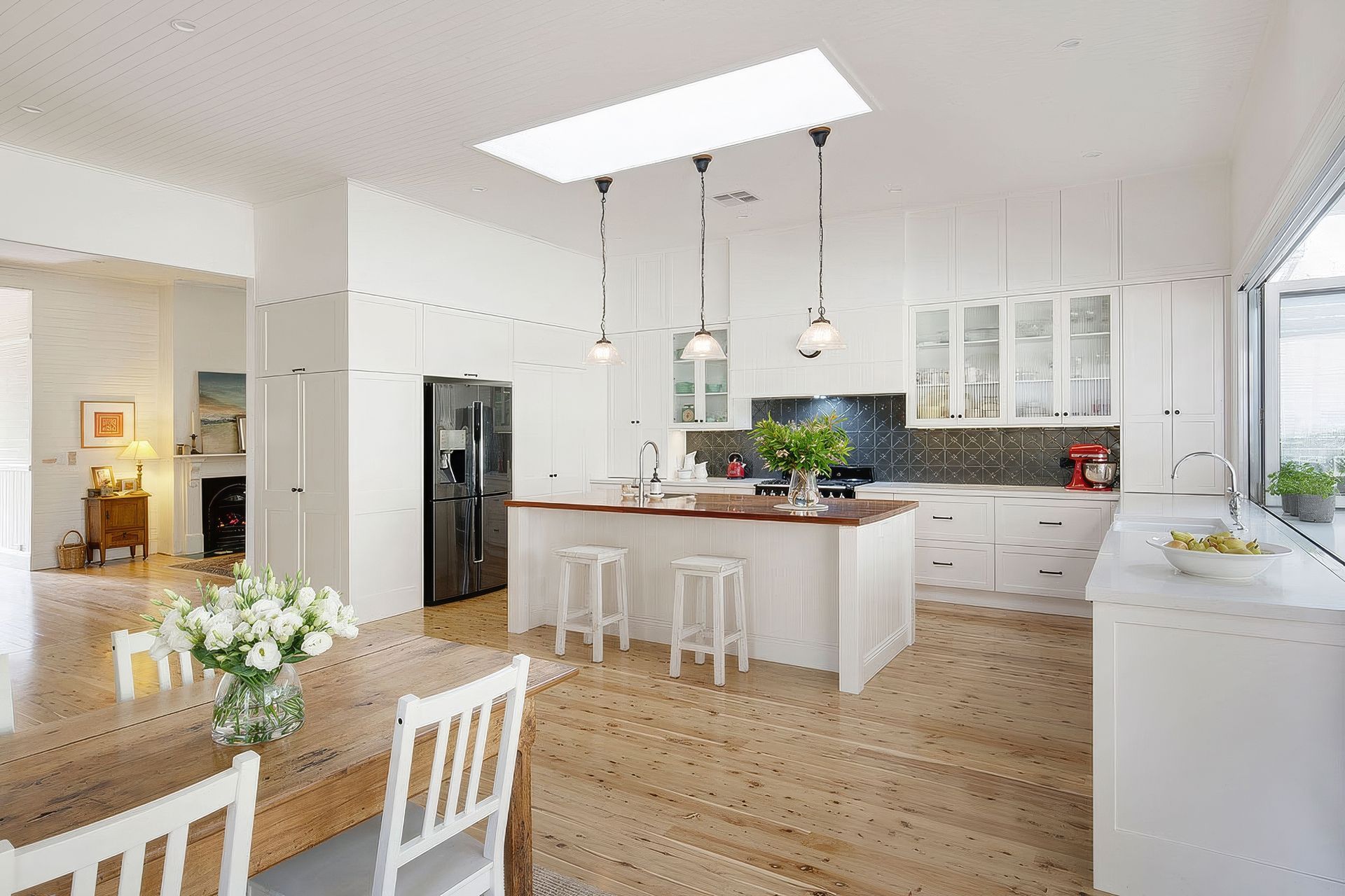 archipro-hamptons-style-kitchen-helen-baumann-design.jpeg