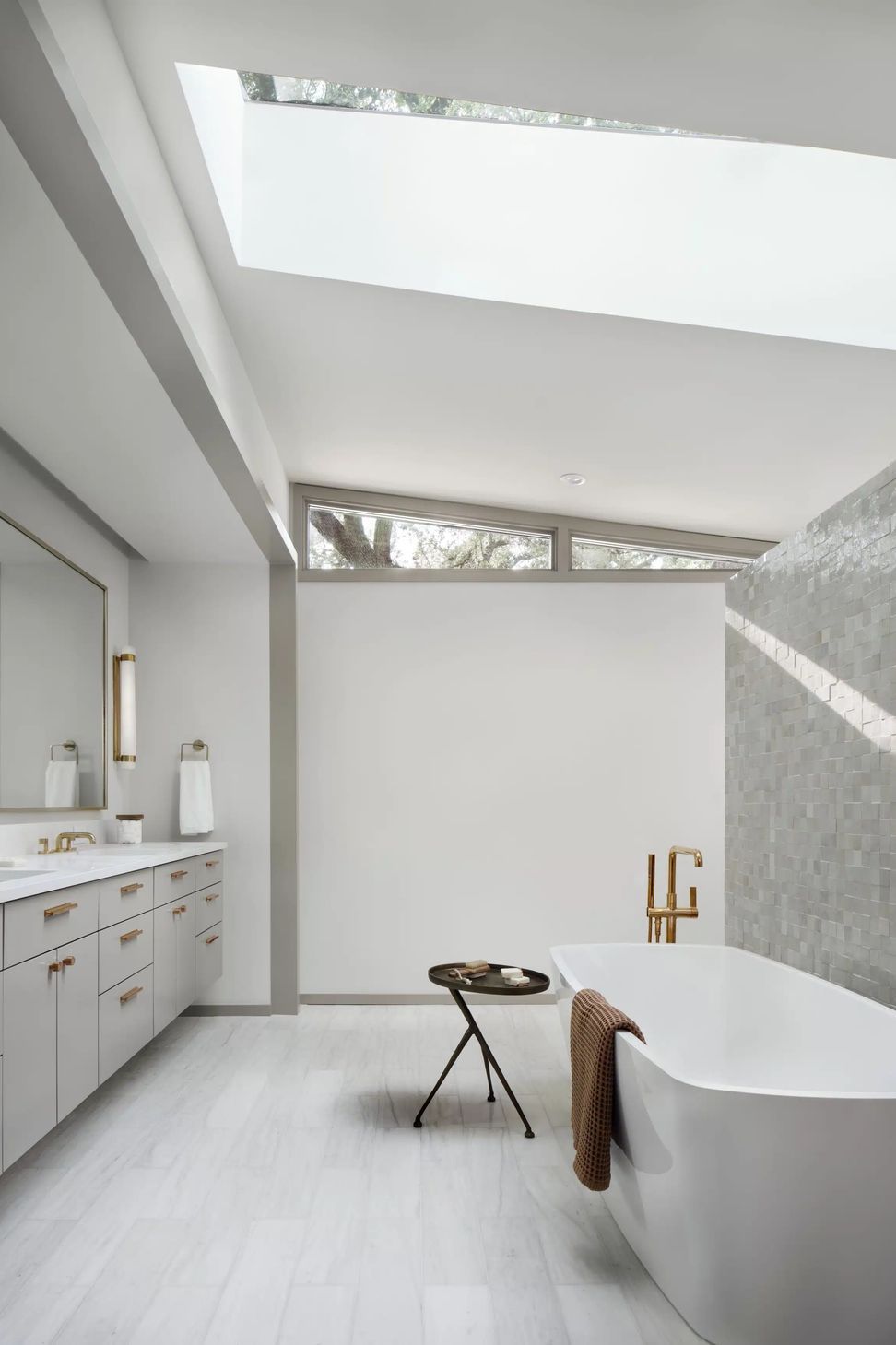 bath5904-scaledjpg-ap-compressed.jpg