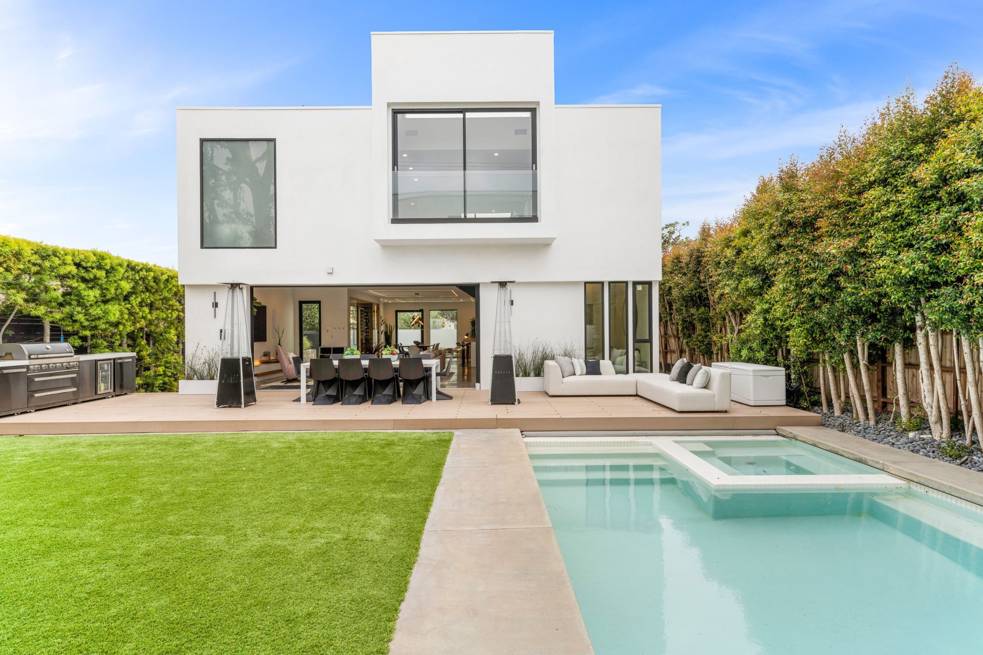 bspk-design-architecture-california-4100-residenital-cnb-house-backyard-patio-2-ap-compressed.jpg