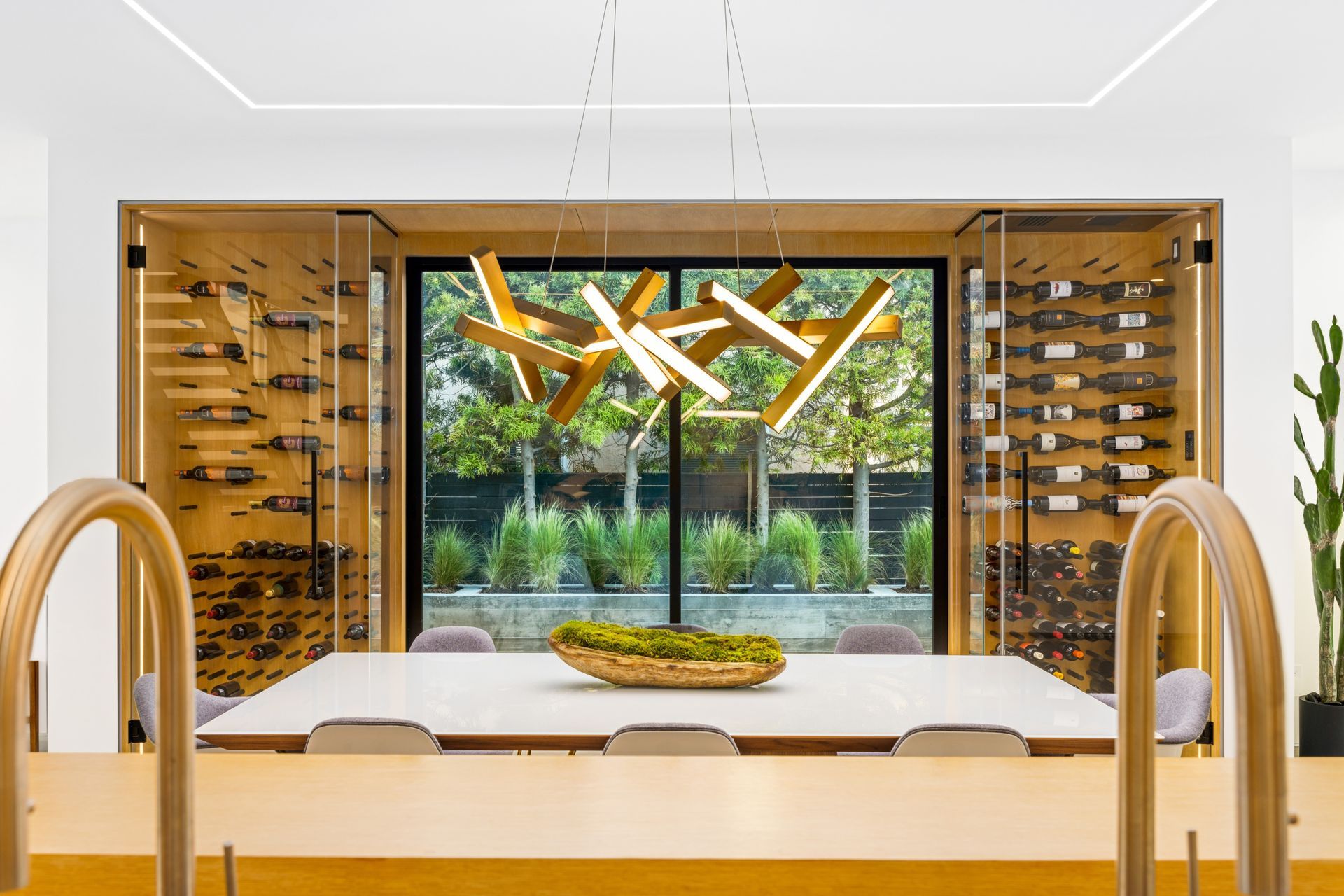 bspk-design-architecture-california-4100-residenital-cnb-house-dining-and-wine-racks-7-ap-compressed.jpg