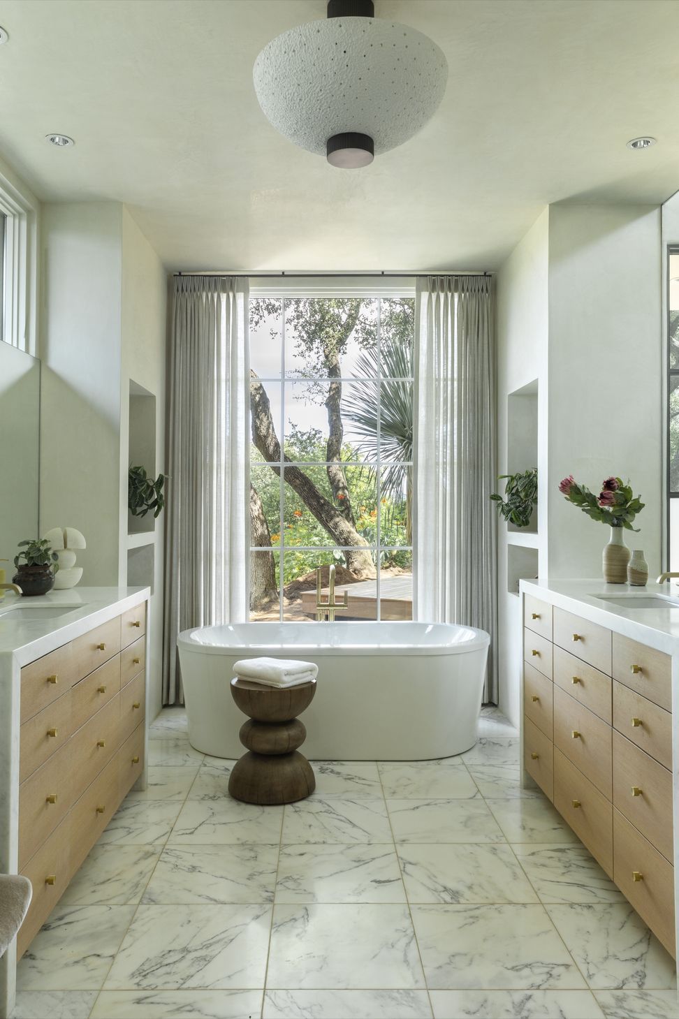 cravotta-interiors-west-austin-bedroom-tarrytown-austin-ap-compressed.jpg